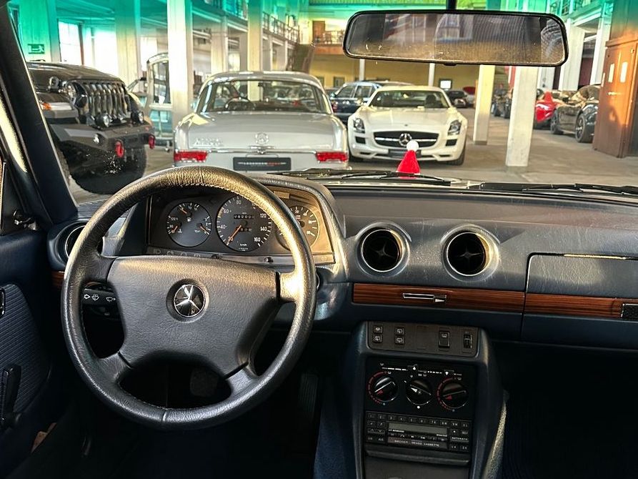Fahrzeugabbildung Mercedes-Benz 240 TD W S123 TEILRESTAURIERT Note2+ TopHISTORIE