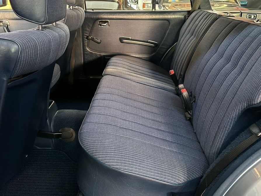 Fahrzeugabbildung Mercedes-Benz 240 TD W S123 TEILRESTAURIERT Note2+ TopHISTORIE