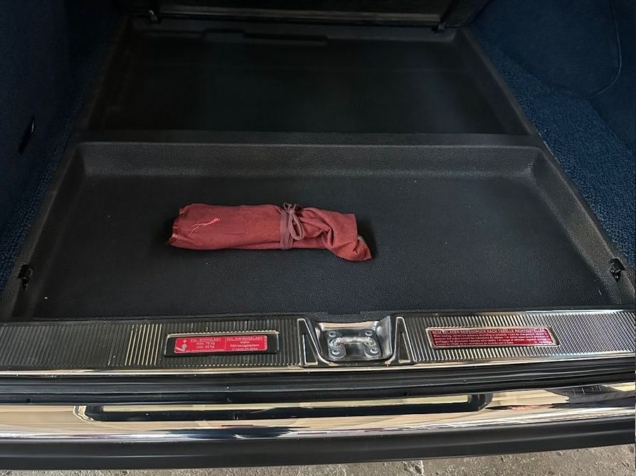 Fahrzeugabbildung Mercedes-Benz 240 TD W S123 TEILRESTAURIERT Note2+ TopHISTORIE