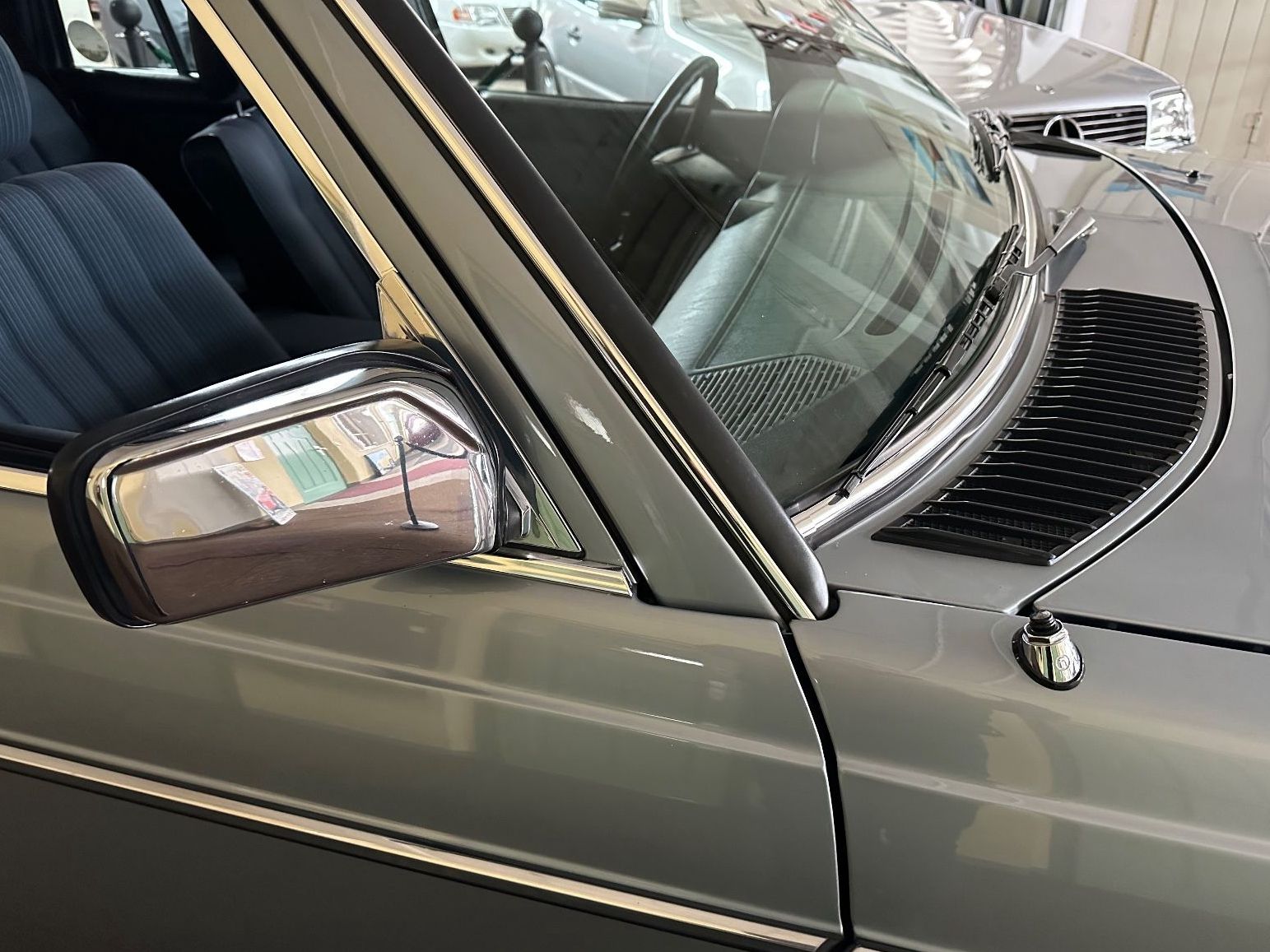 Fahrzeugabbildung Mercedes-Benz 240 TD W S123 TEILRESTAURIERT Note2+ TopHISTORIE