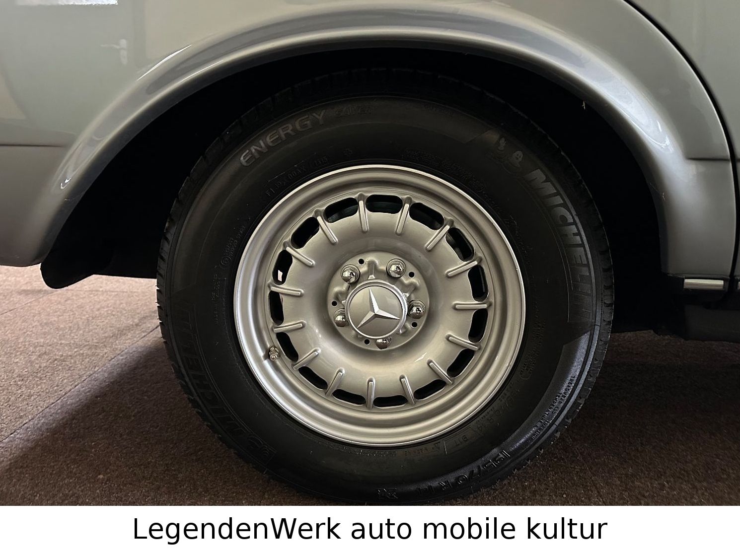 Fahrzeugabbildung Mercedes-Benz 240 TD W S123 TEILRESTAURIERT Note2+ TopHISTORIE