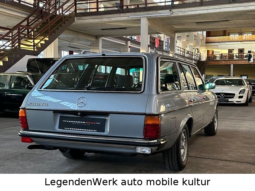 Fahrzeugabbildung Mercedes-Benz 240 TD W S123 TEILRESTAURIERT Note2+ TopHISTORIE