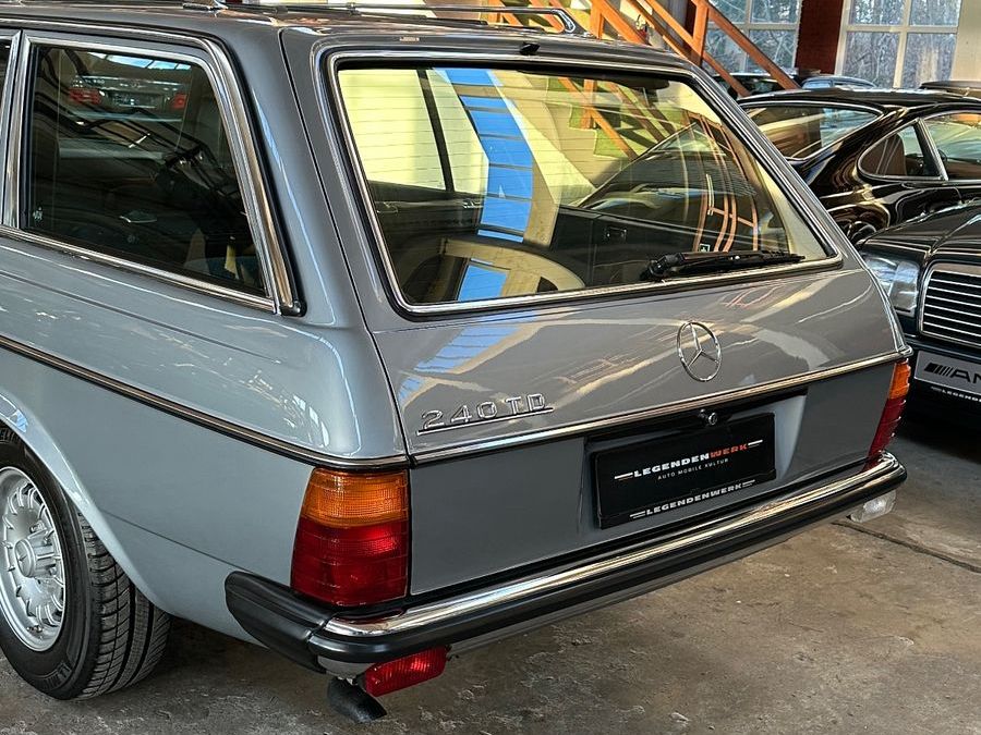 Fahrzeugabbildung Mercedes-Benz 240 TD W S123 TEILRESTAURIERT Note2+ TopHISTORIE