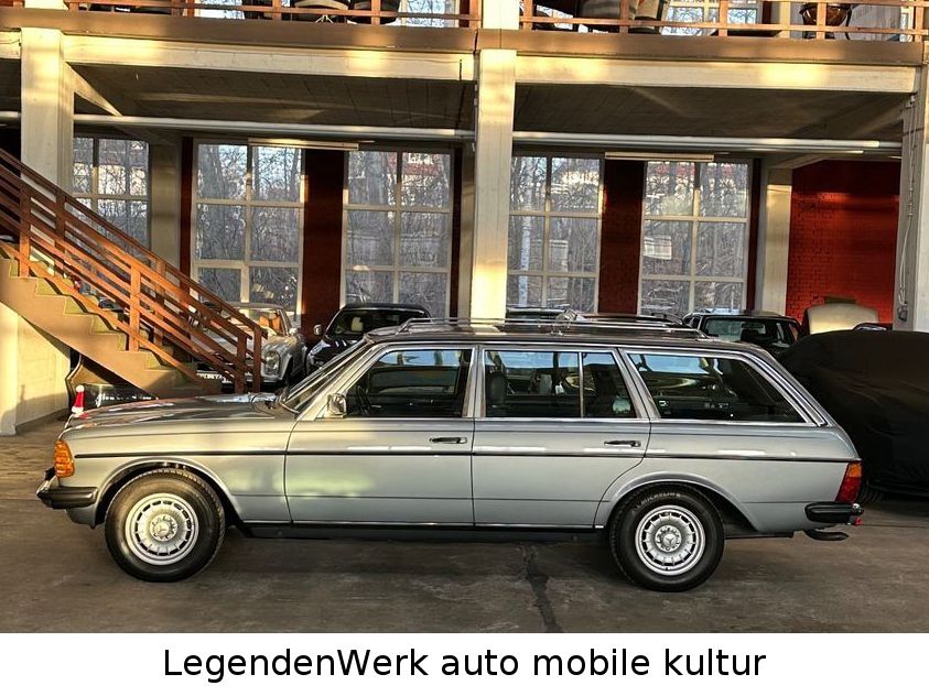 Fahrzeugabbildung Mercedes-Benz 240 TD W S123 TEILRESTAURIERT Note2+ TopHISTORIE