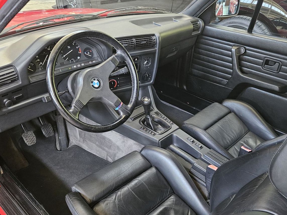 Fahrzeugabbildung BMW 320i E30 Cabriolet Schalter Verdeck nagelneu BRD