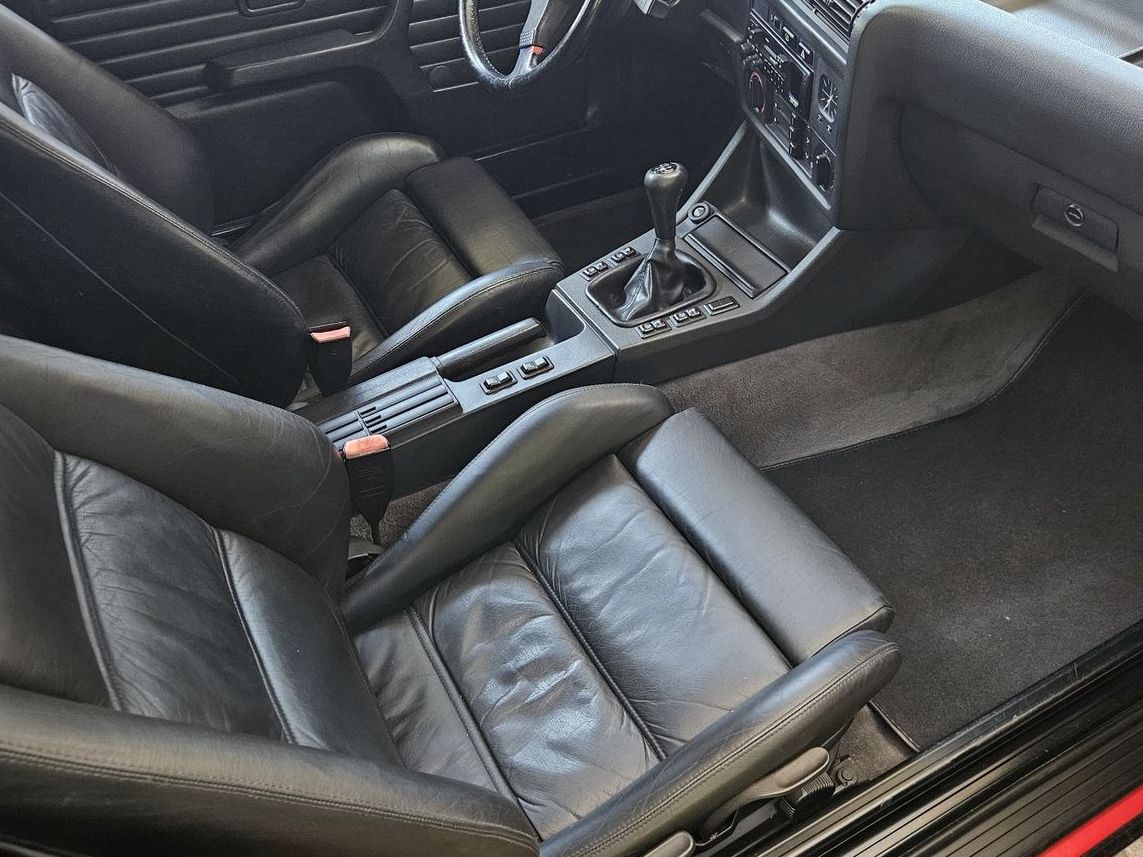 Fahrzeugabbildung BMW 320i E30 Cabriolet Schalter Verdeck nagelneu BRD