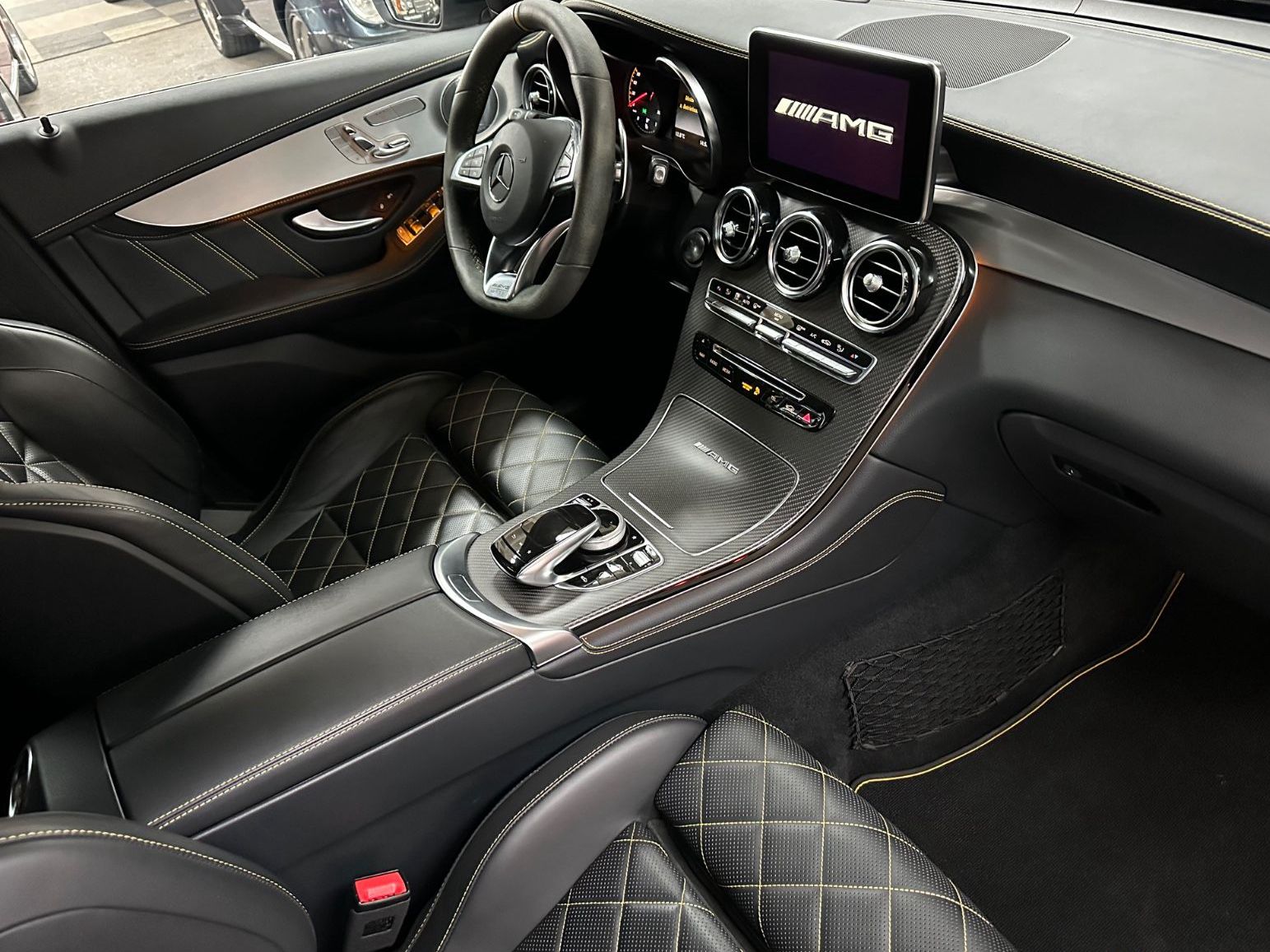 Fahrzeugabbildung Mercedes-Benz GLC 63 S AMG 4Matic Edition 1 SPORTs LED CARBON