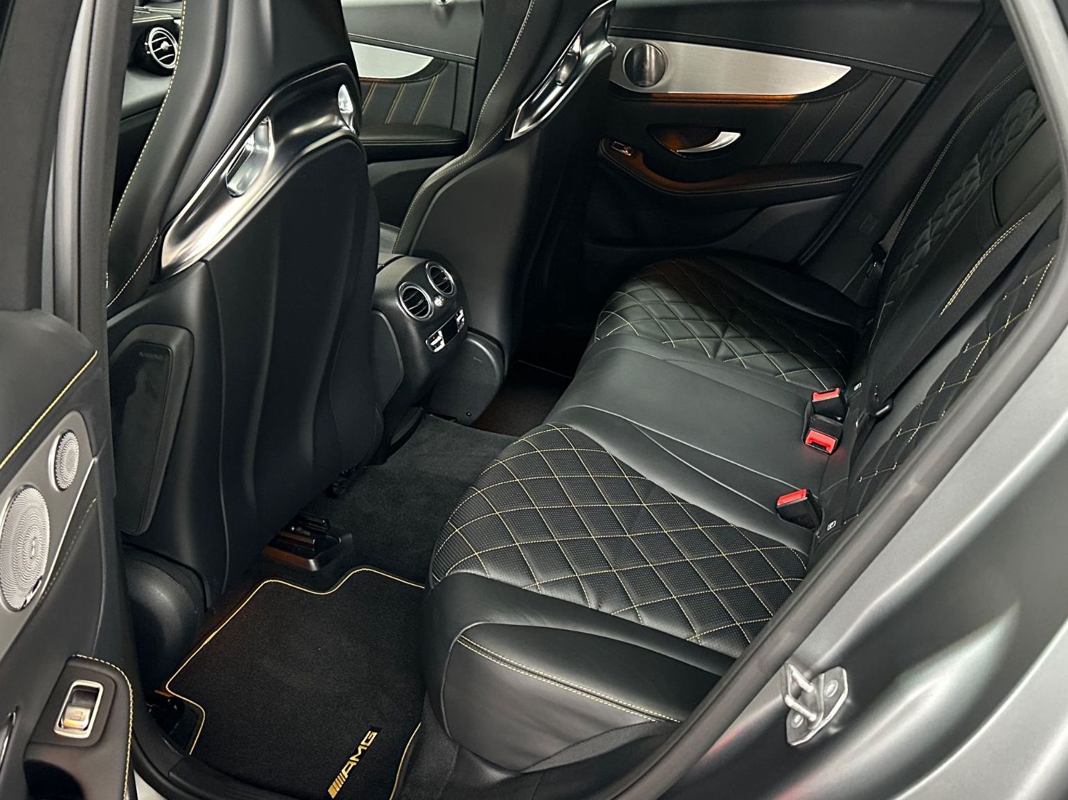 Fahrzeugabbildung Mercedes-Benz GLC 63 S AMG 4Matic Edition 1 SPORTs LED CARBON