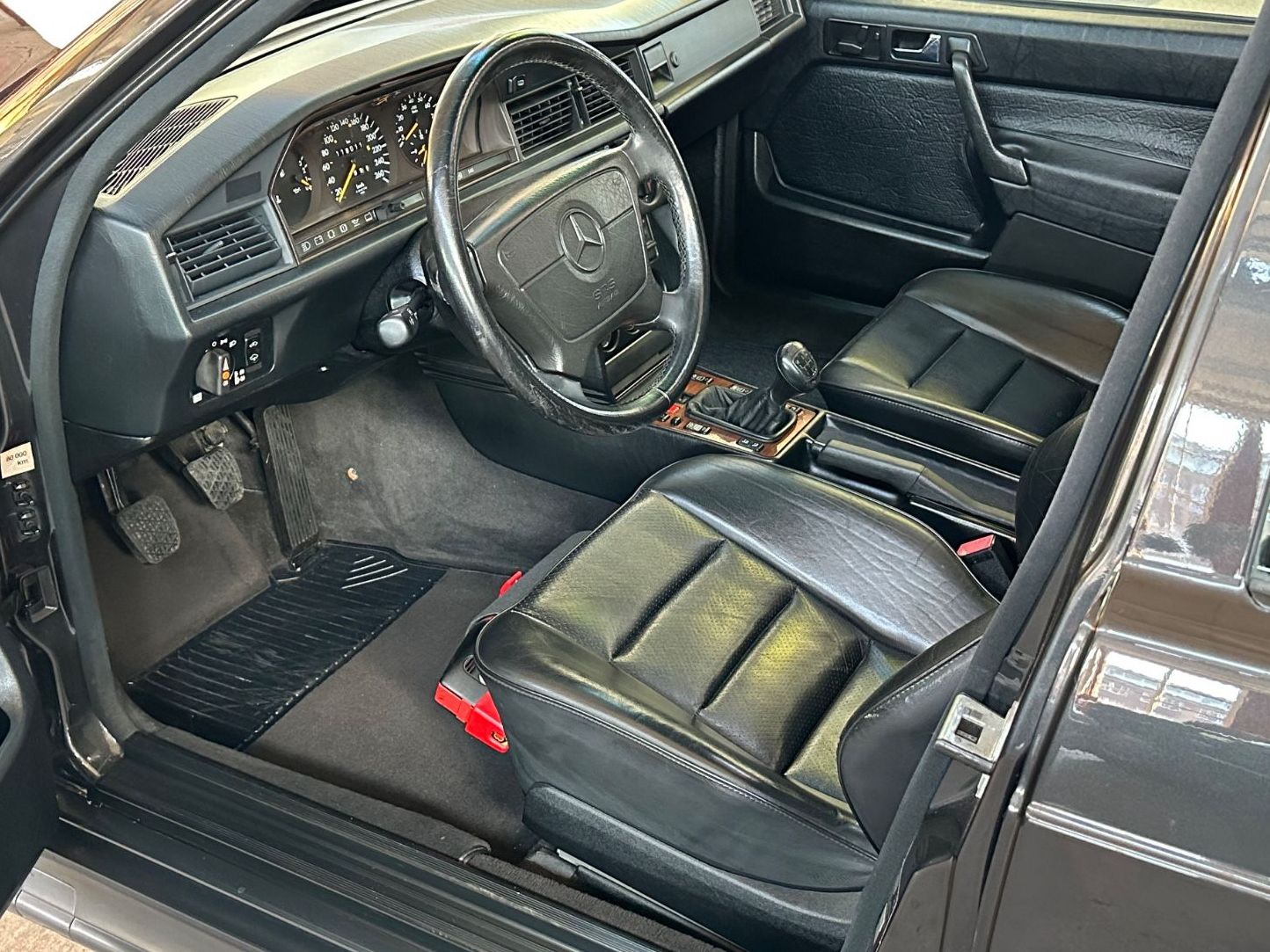 Fahrzeugabbildung Mercedes-Benz 190E 2.5-16 W201 EVO Felgen Technik revidiert