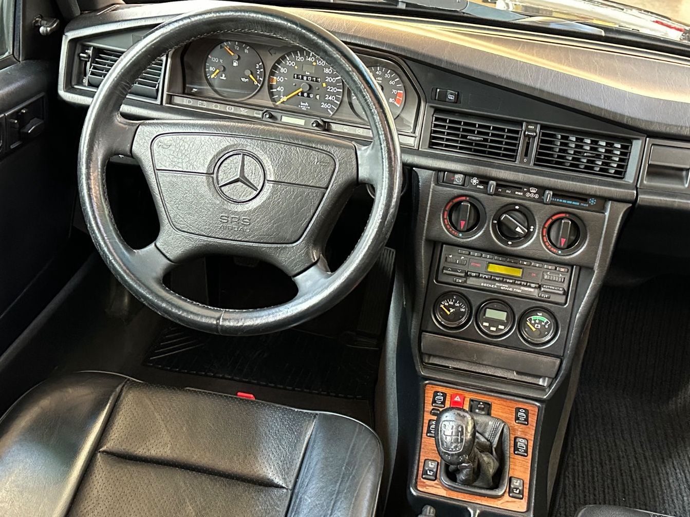 Fahrzeugabbildung Mercedes-Benz 190E 2.5-16 W201 EVO Felgen Technik revidiert