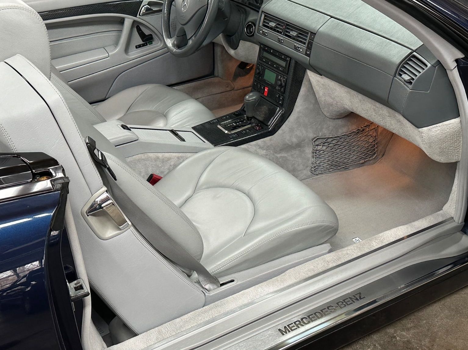 Fahrzeugabbildung Mercedes-Benz SL320 R129 2Hd. 1.Lack  Panorama AMG DESIGNO BRD