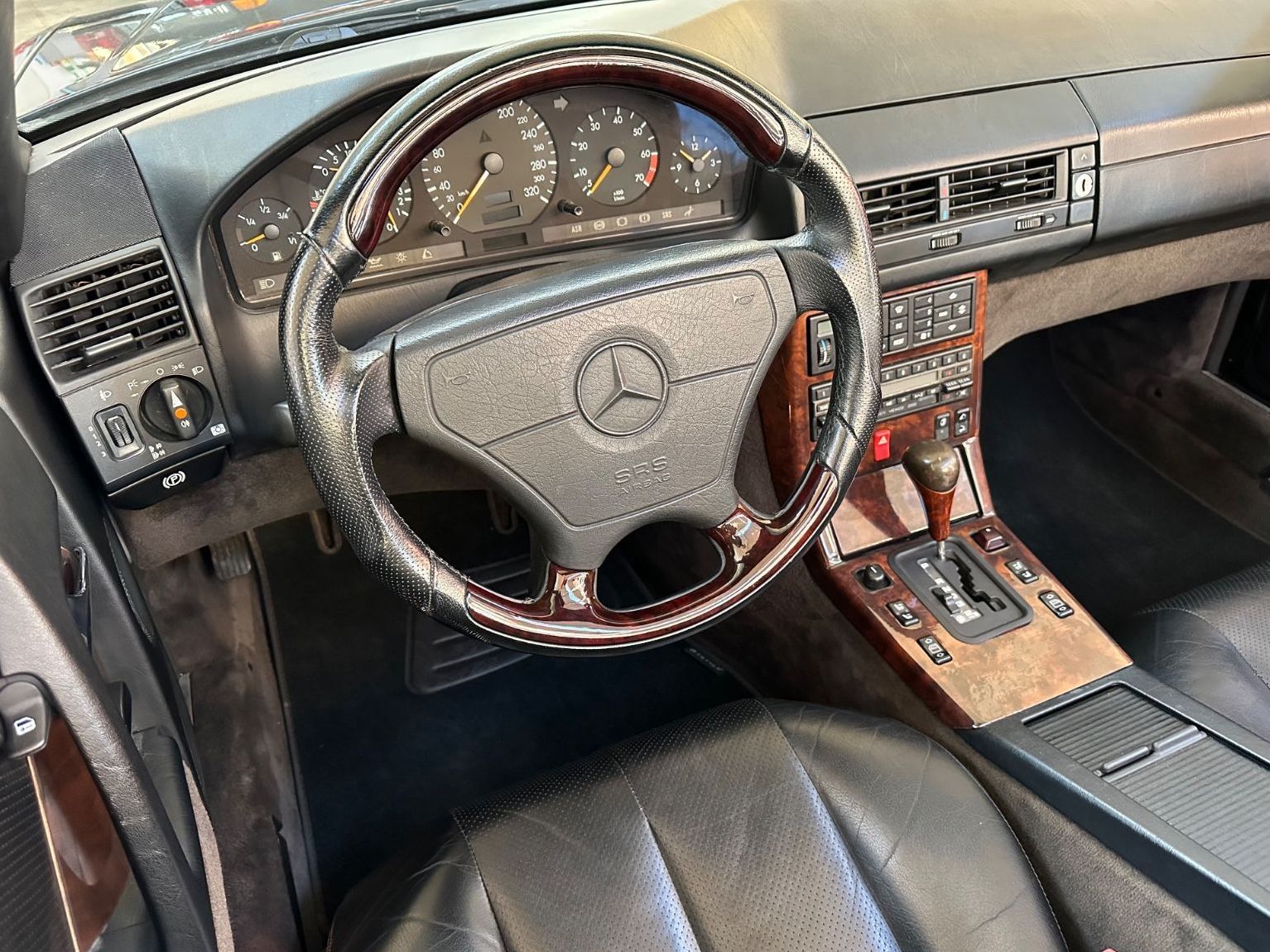 Fahrzeugabbildung Mercedes-Benz SL60 VÄTH 6.0 Umbau 2001 nur 35tkm DEU. Historie