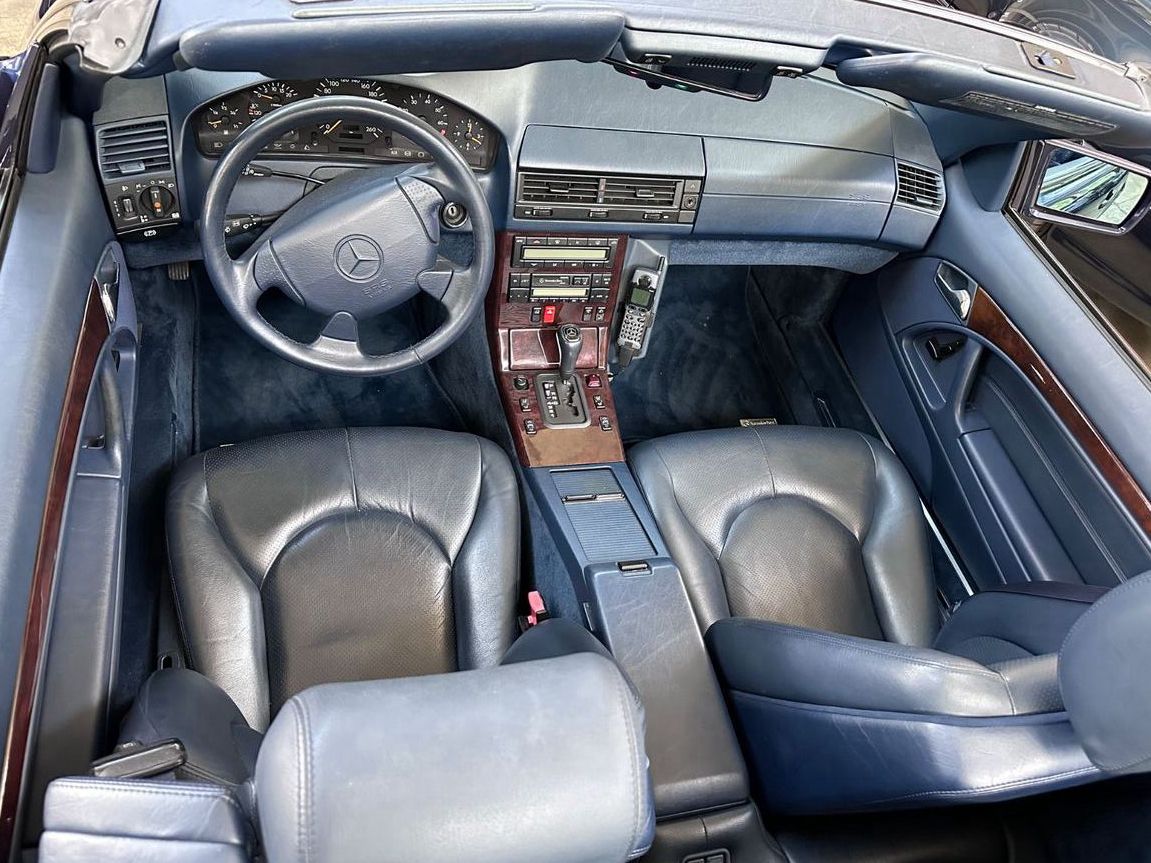 Fahrzeugabbildung Mercedes-Benz SL 320 DEUTSCH 2.Hd. PANORAMA GLASDACH MB Scheck