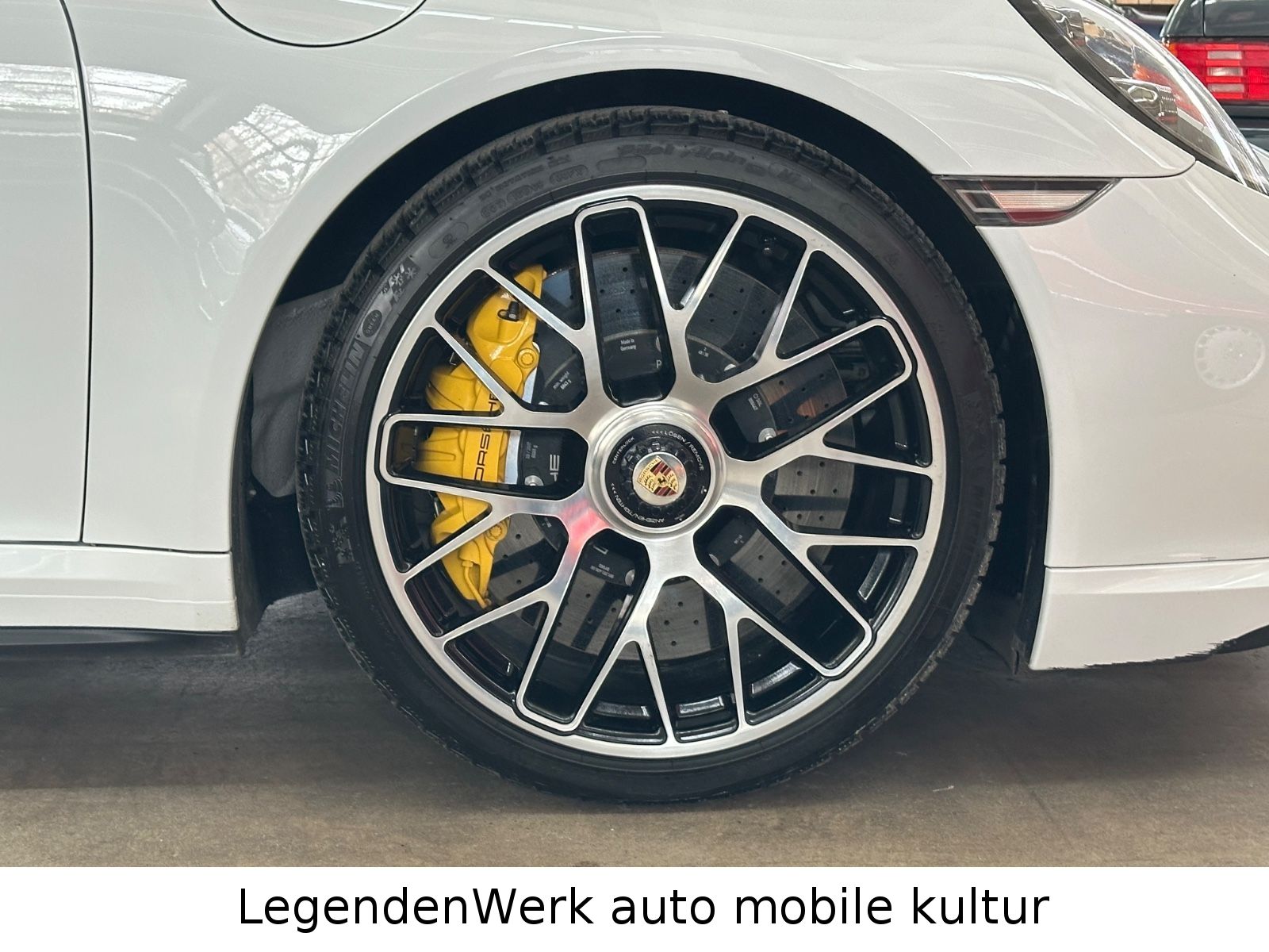 Fahrzeugabbildung Porsche 911 991.2 Turbo S SPORT CHRONO LED CARBON APPROV