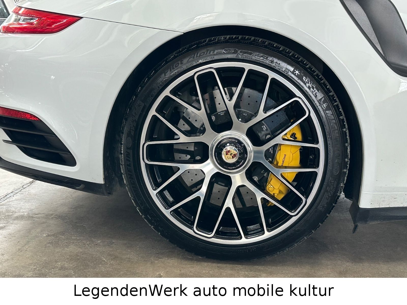 Fahrzeugabbildung Porsche 911 991.2 Turbo S SPORT CHRONO LED CARBON APPROV