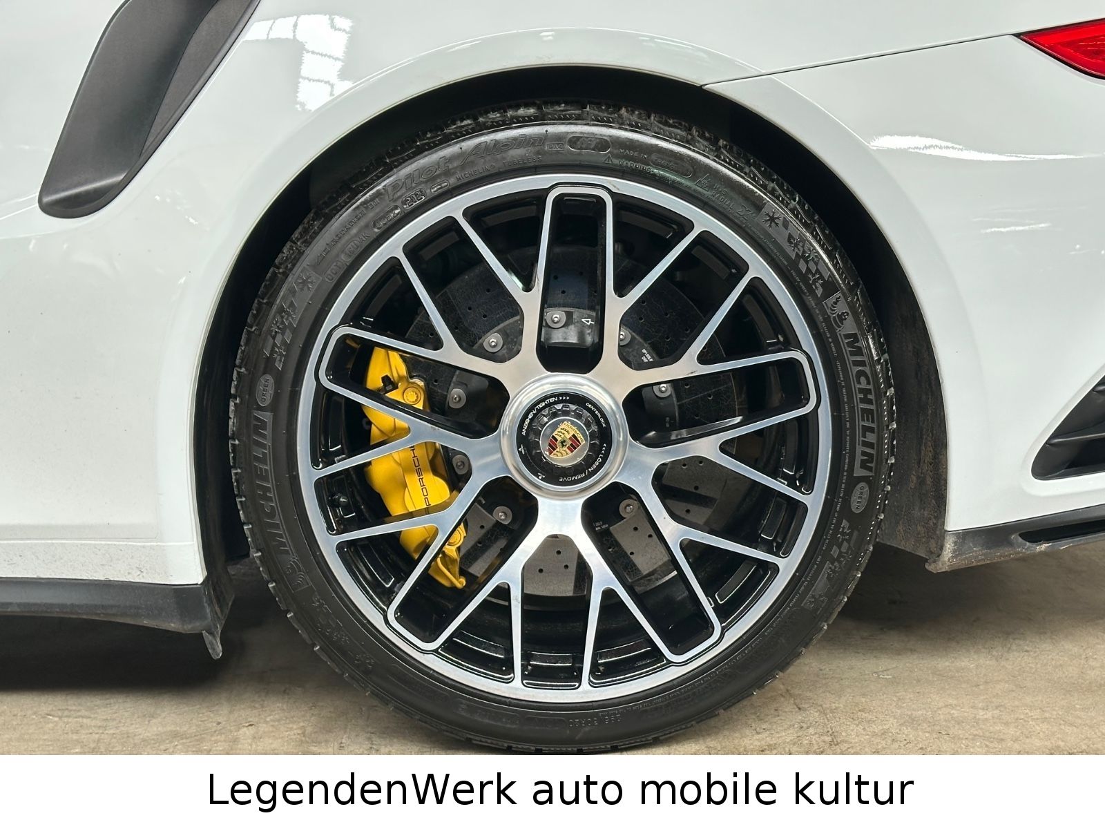 Fahrzeugabbildung Porsche 911 991.2 Turbo S SPORT CHRONO LED CARBON APPROV