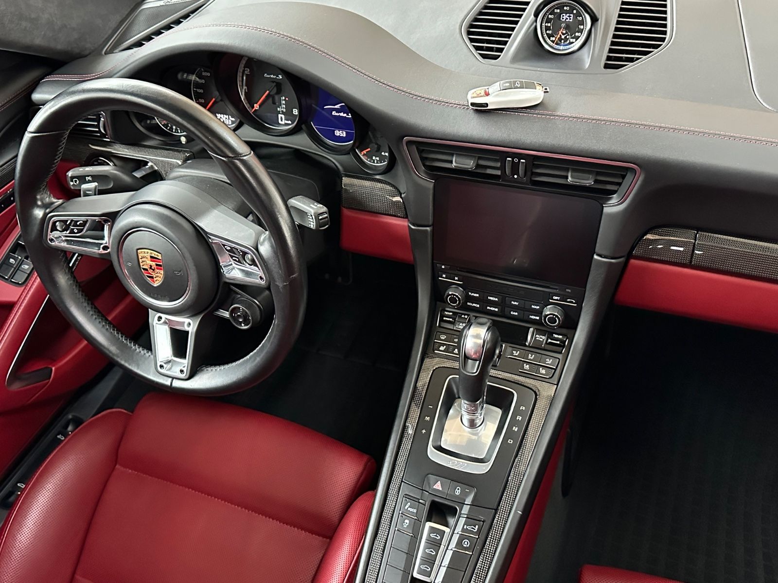 Fahrzeugabbildung Porsche 911 991.2 Turbo S SPORT CHRONO LED CARBON APPROV