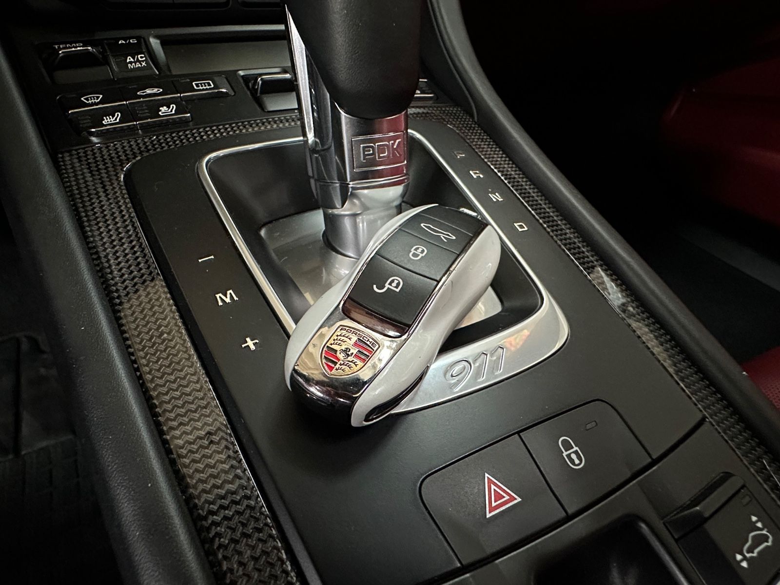 Fahrzeugabbildung Porsche 911 991.2 Turbo S SPORT CHRONO LED CARBON APPROV