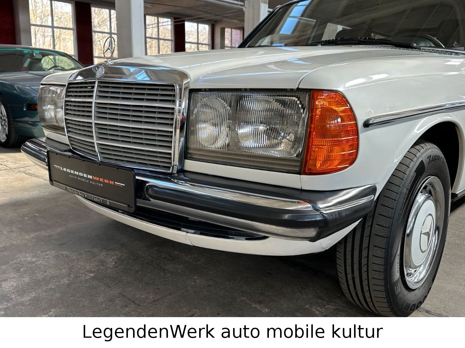 Fahrzeugabbildung Mercedes-Benz 200T S123 W Erstlack Ungeschweißt BRD Scheckheft