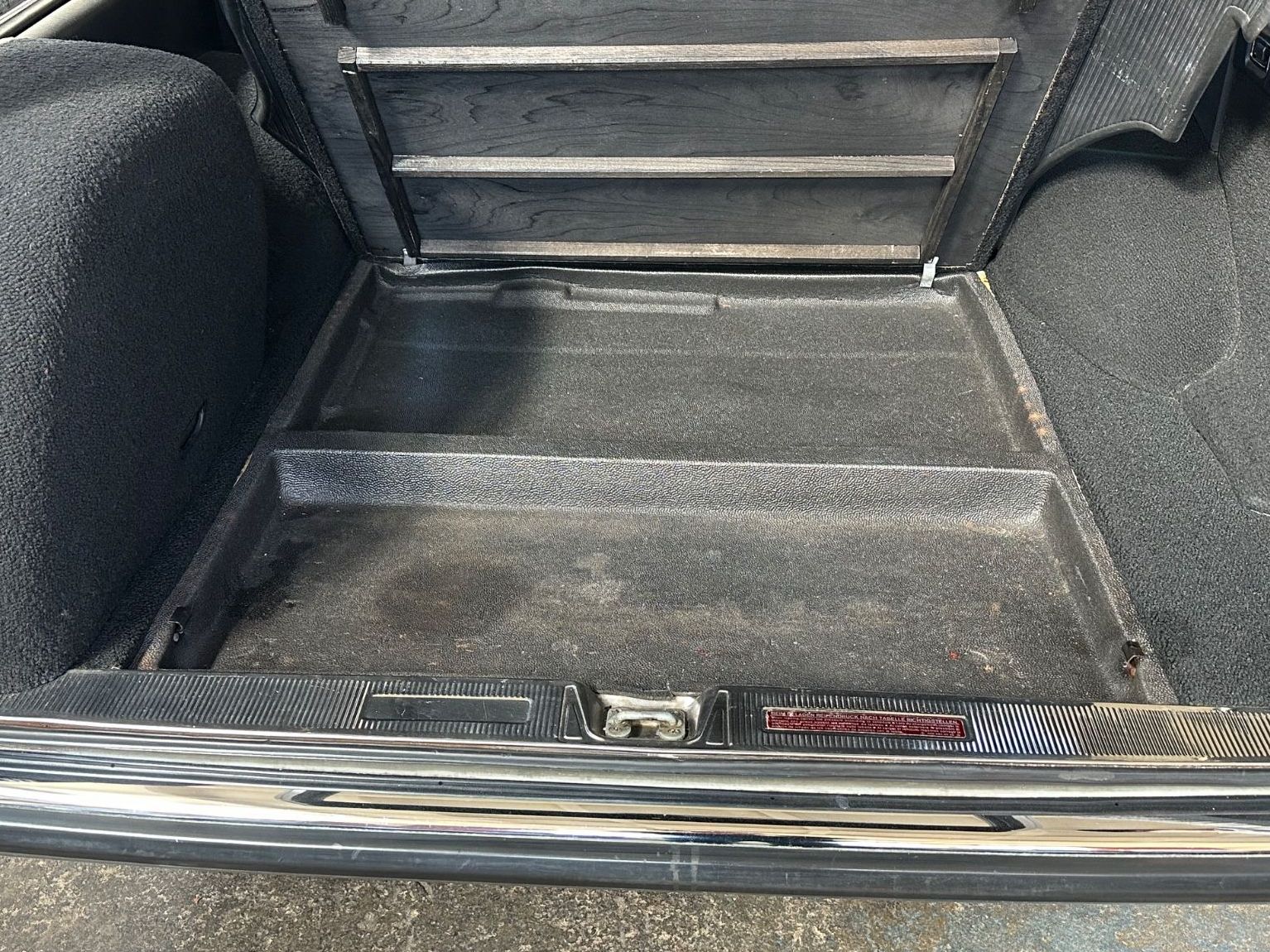 Fahrzeugabbildung Mercedes-Benz 200T S123 W Erstlack Ungeschweißt BRD Scheckheft