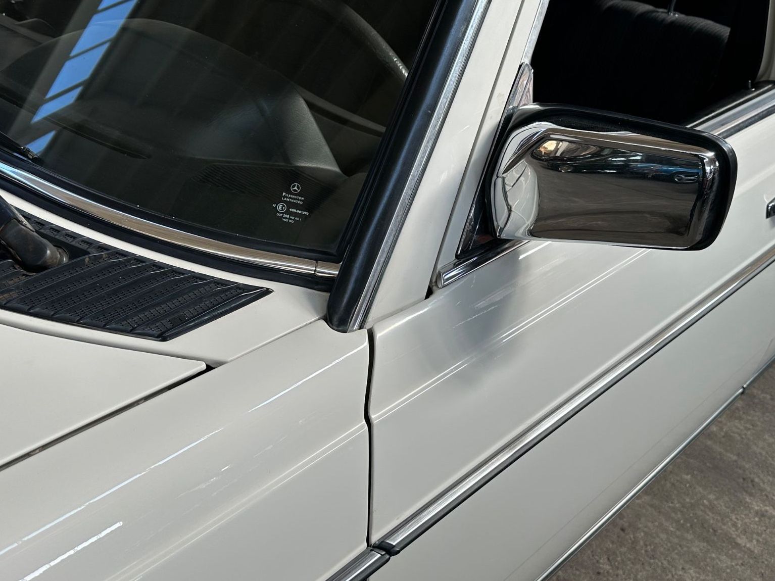 Fahrzeugabbildung Mercedes-Benz 200T S123 W Erstlack Ungeschweißt BRD Scheckheft