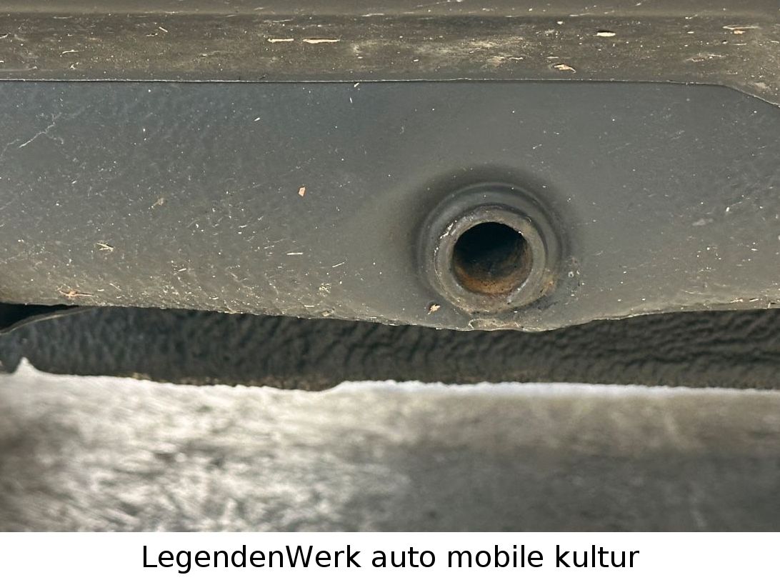 Fahrzeugabbildung Mercedes-Benz 200T S123 W Erstlack Ungeschweißt BRD Scheckheft