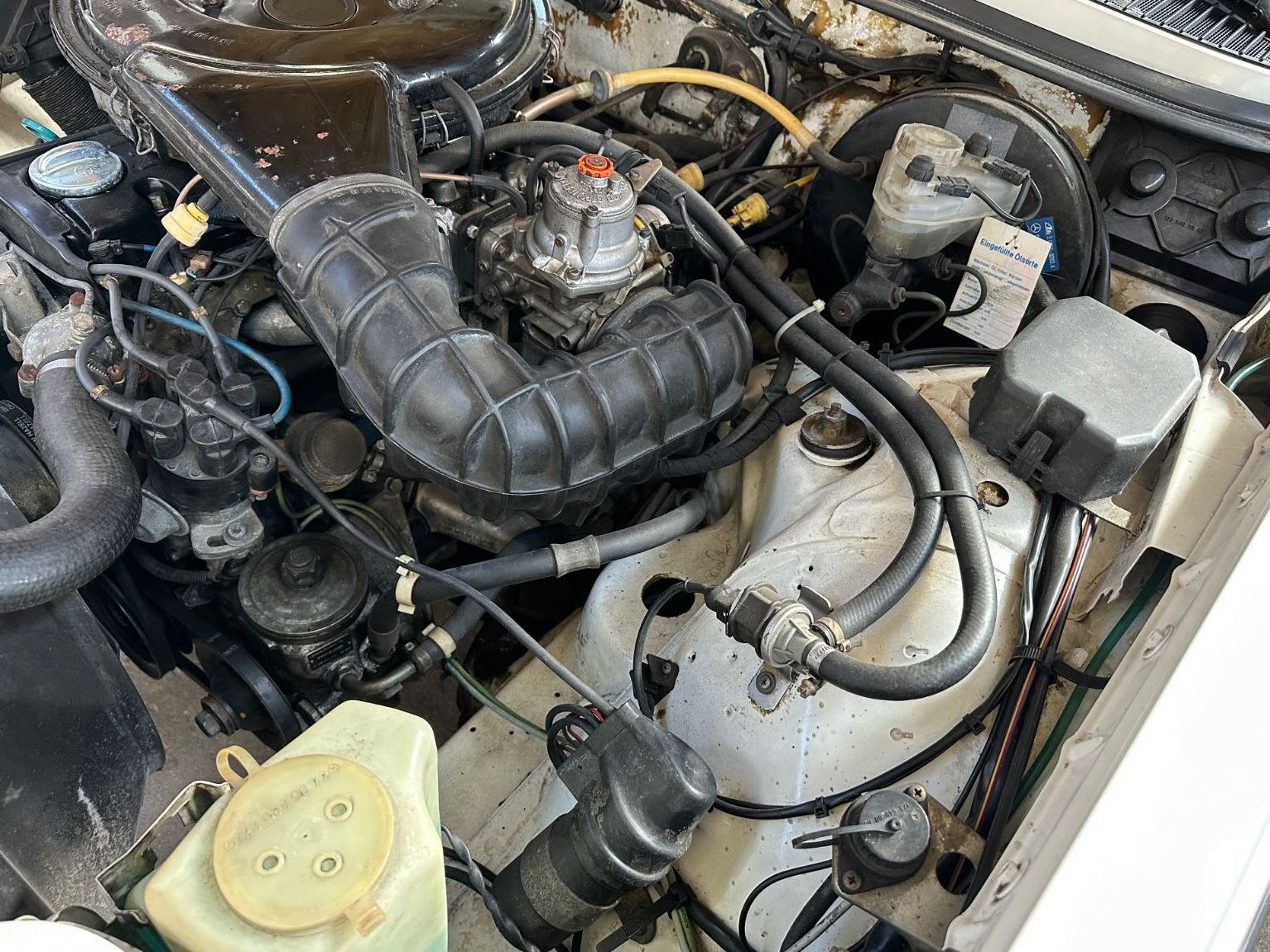 Fahrzeugabbildung Mercedes-Benz 200T S123 W Erstlack Ungeschweißt BRD Scheckheft