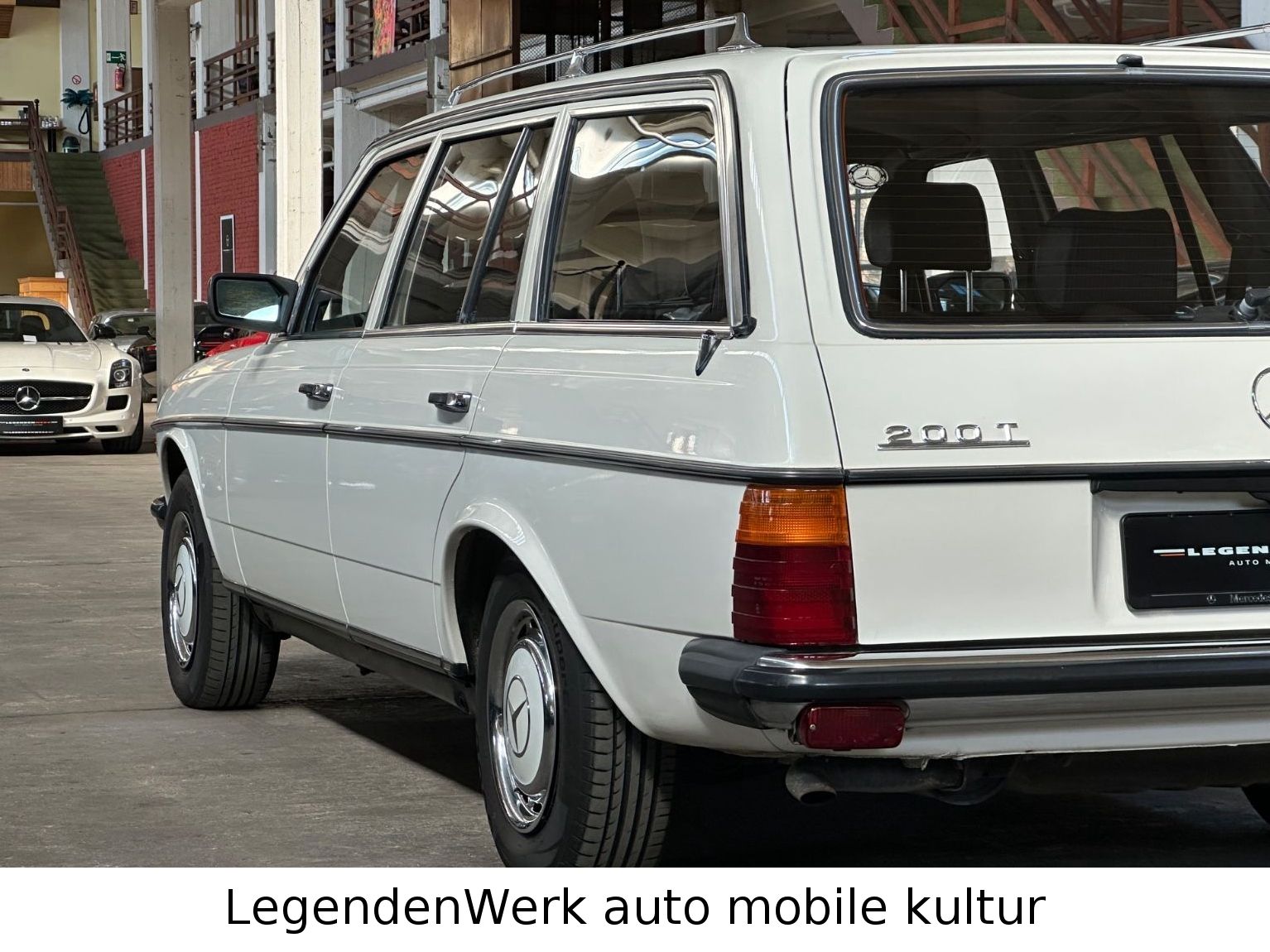 Fahrzeugabbildung Mercedes-Benz 200T S123 W Erstlack Ungeschweißt BRD Scheckheft