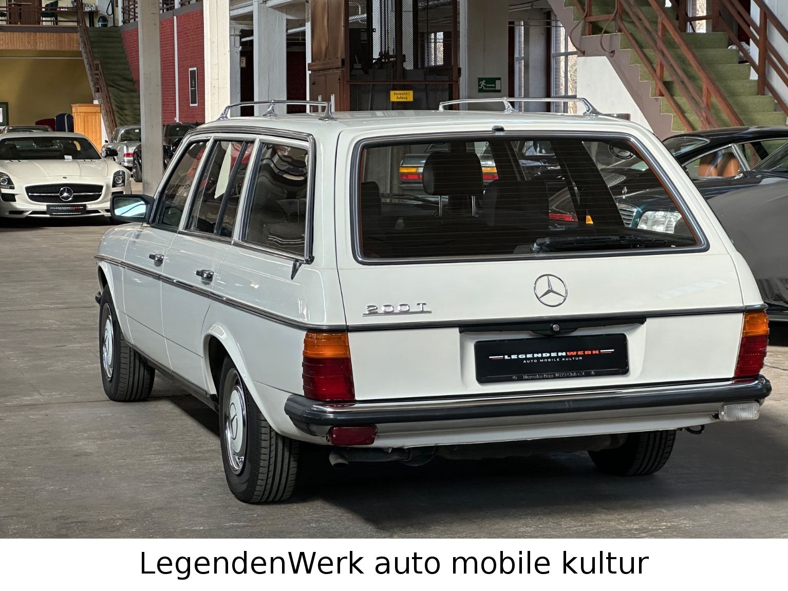 Fahrzeugabbildung Mercedes-Benz 200T S123 W Erstlack Ungeschweißt BRD Scheckheft