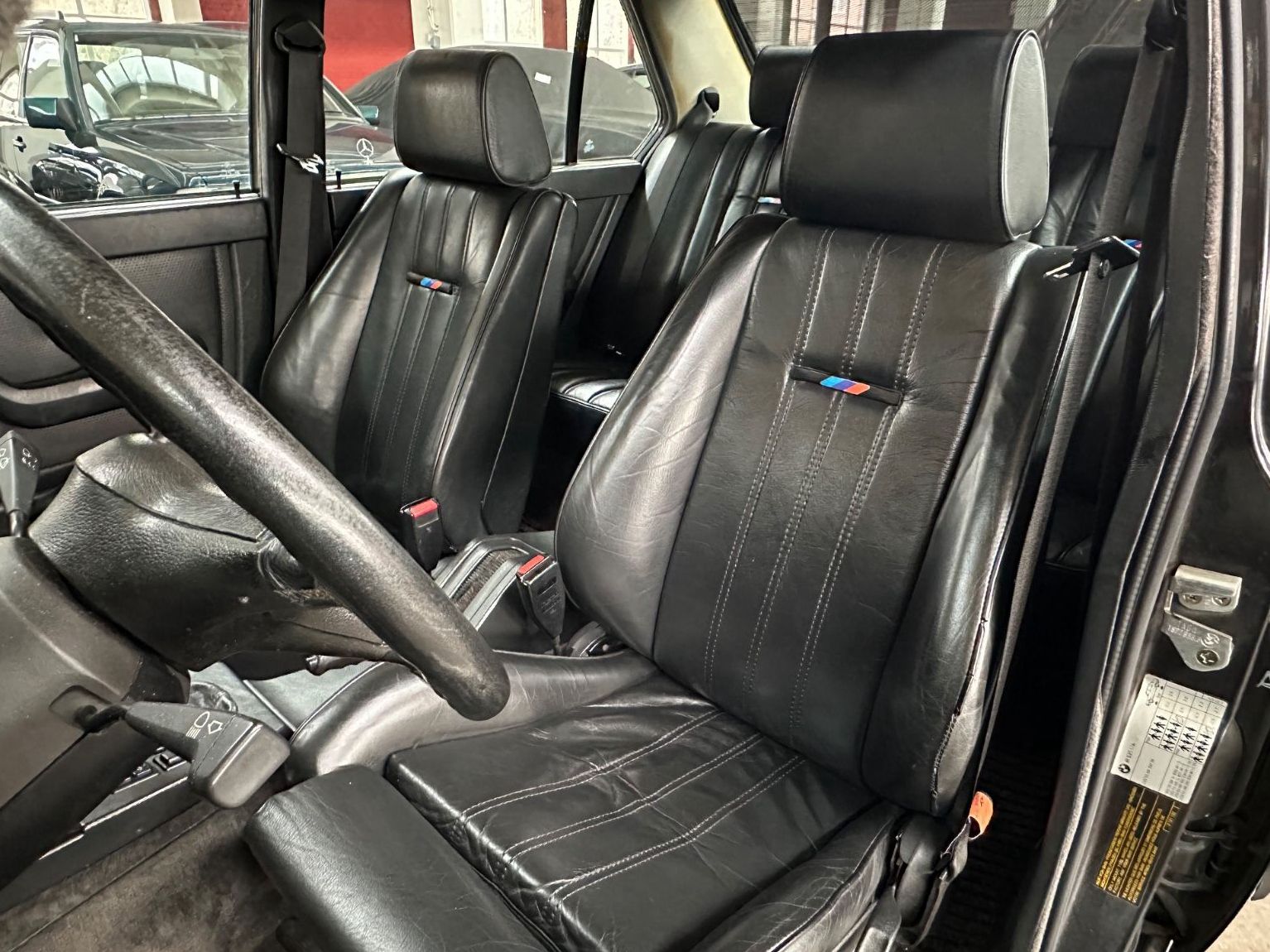 Fahrzeugabbildung BMW M 535i E28 ORIGINAL M OPTIK Leder Klima ERSTLACK