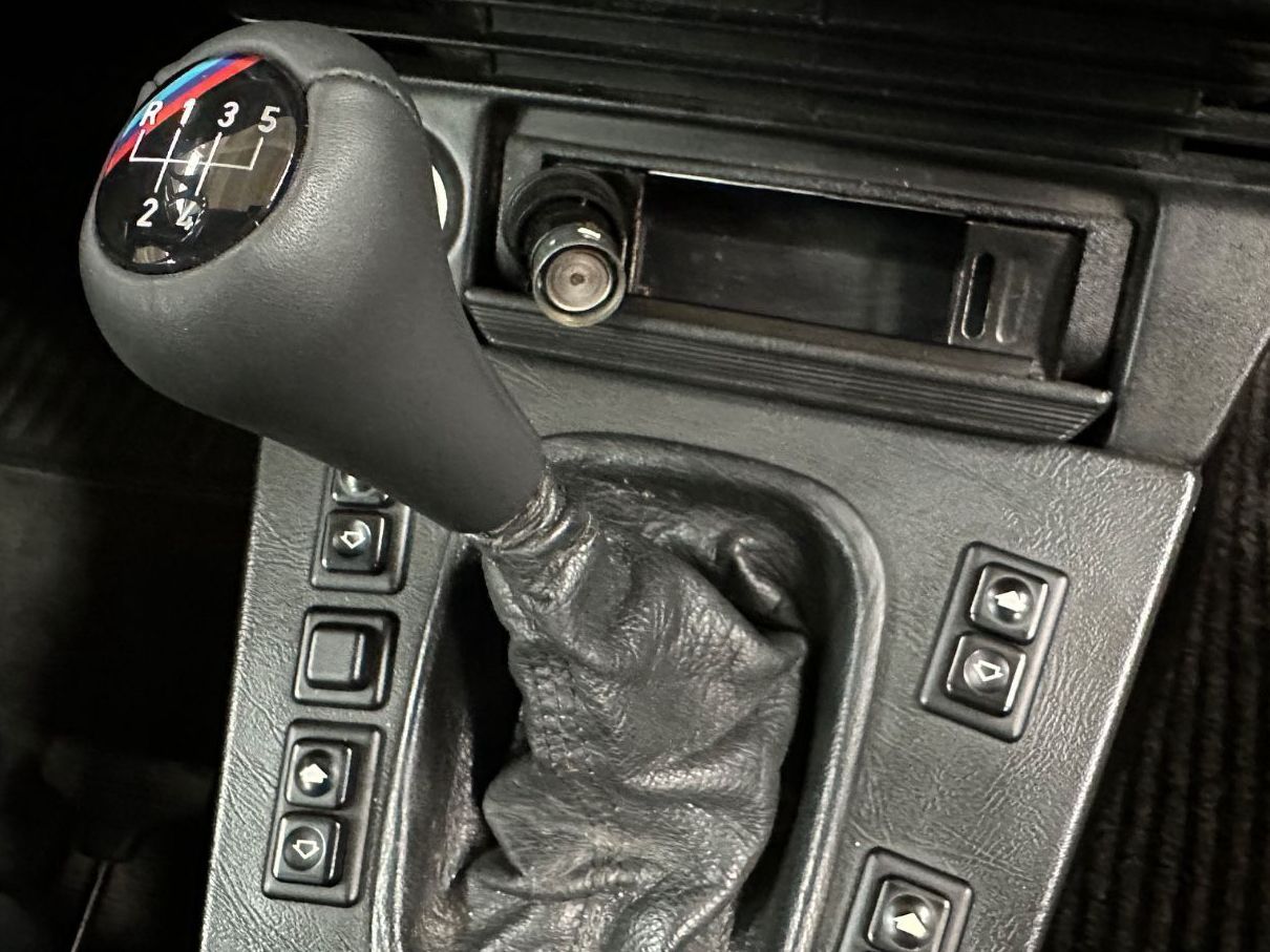 Fahrzeugabbildung BMW M 535i E28 ORIGINAL M OPTIK Leder Klima ERSTLACK