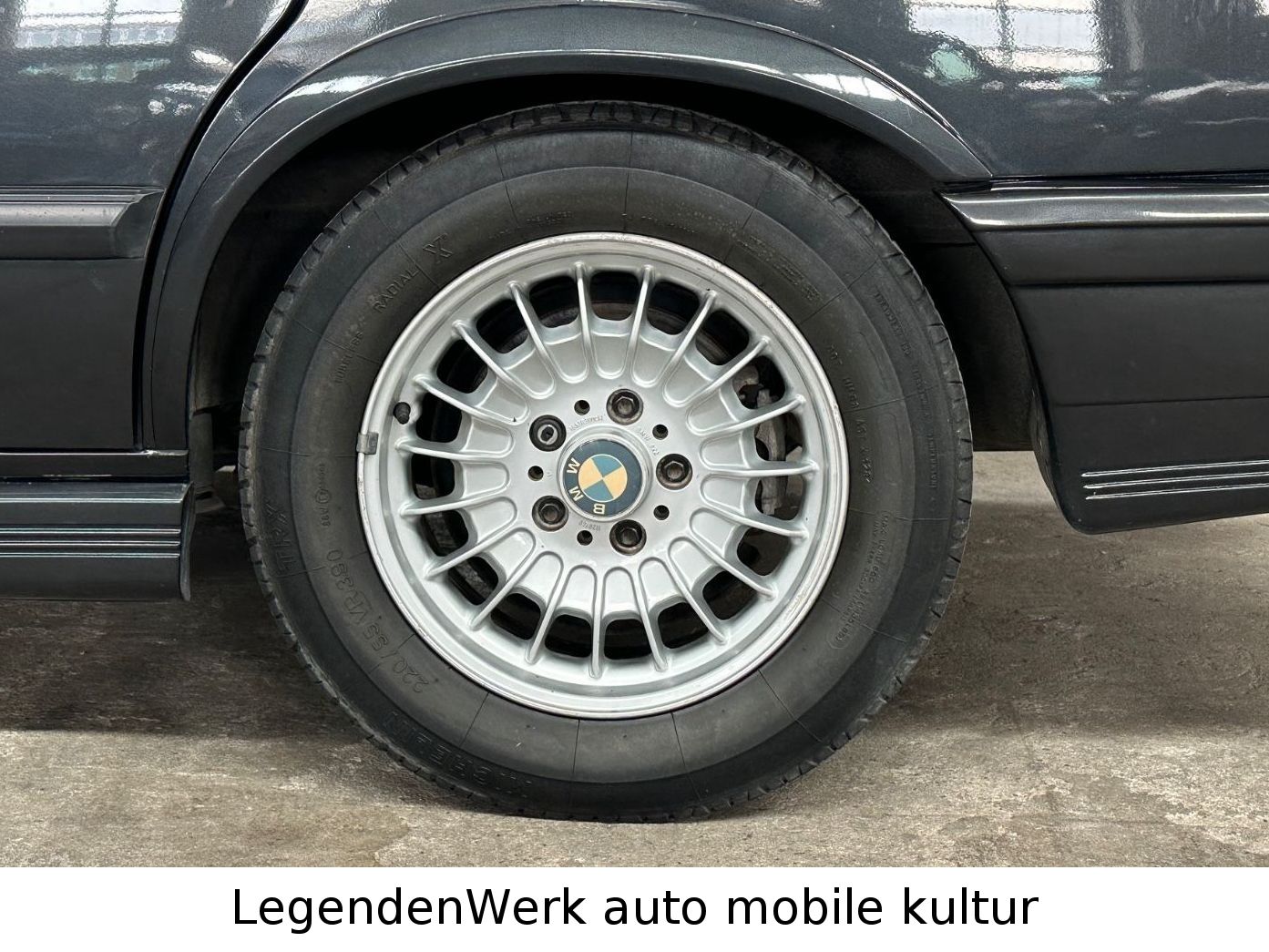 Fahrzeugabbildung BMW M 535i E28 ORIGINAL M OPTIK Leder Klima ERSTLACK