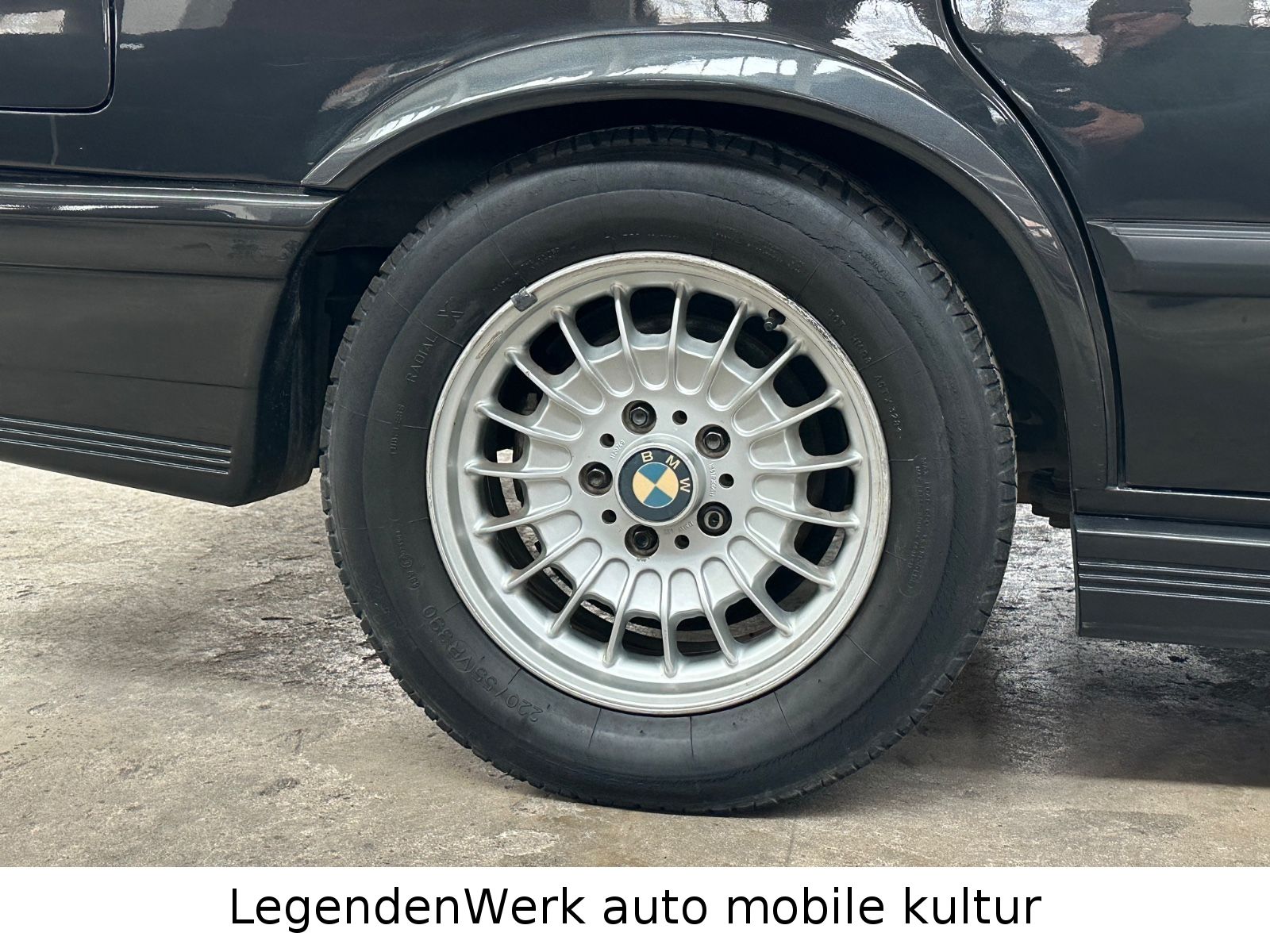 Fahrzeugabbildung BMW M 535i E28 ORIGINAL M OPTIK Leder Klima ERSTLACK