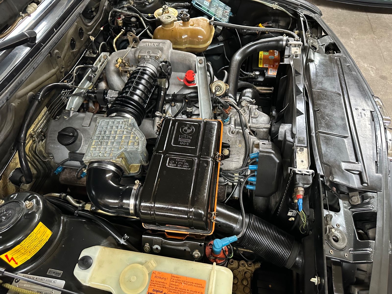 Fahrzeugabbildung BMW M 535i E28 ORIGINAL M OPTIK Leder Klima ERSTLACK