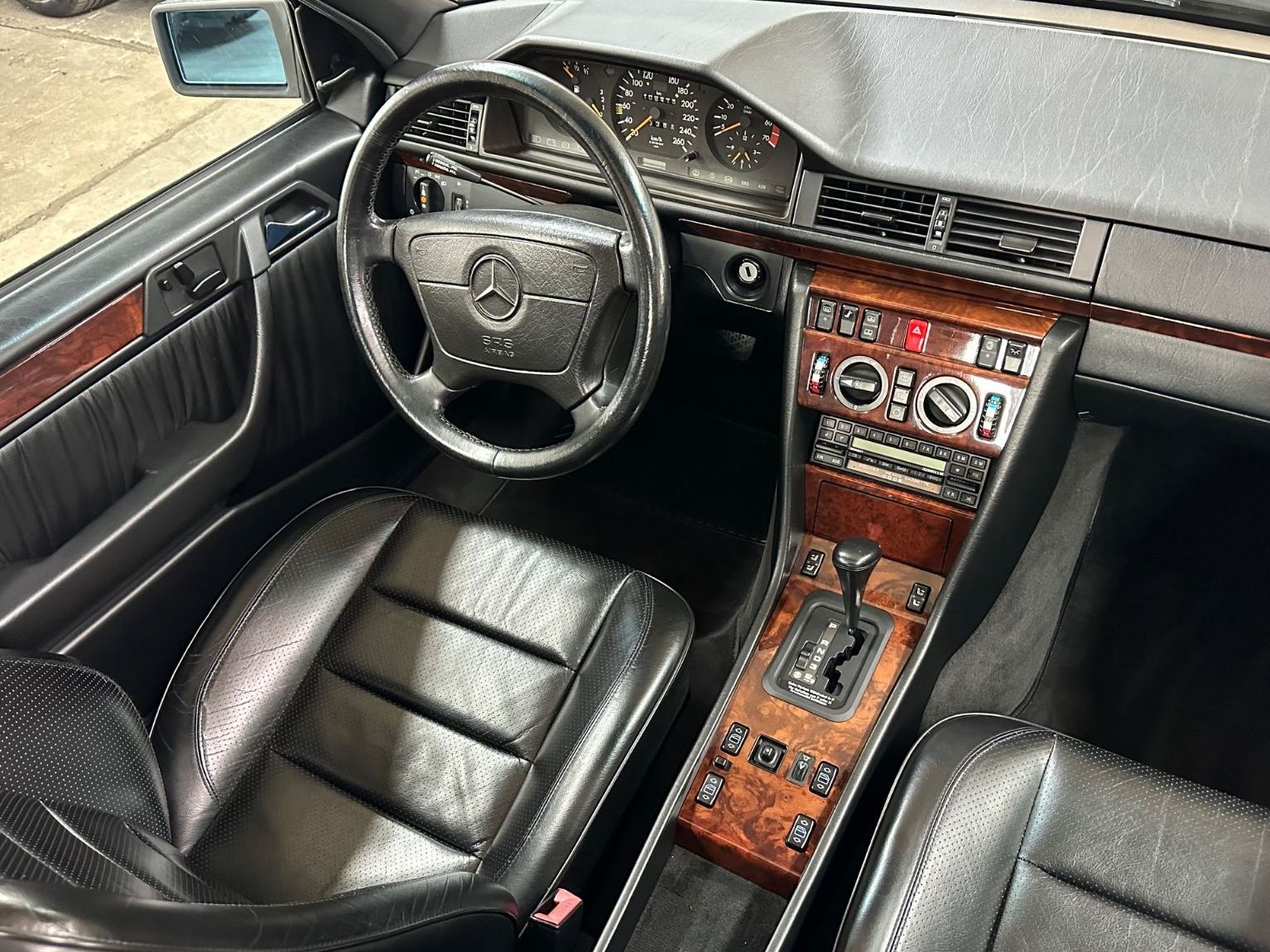 Fahrzeugabbildung Mercedes-Benz 500E W124 Original km Erstlack Technik top