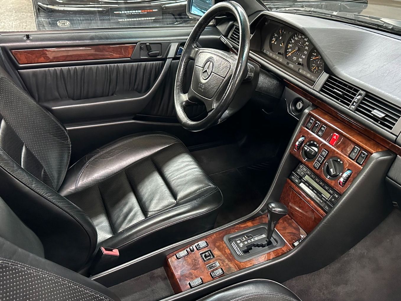 Fahrzeugabbildung Mercedes-Benz 500E W124 Original km Erstlack Technik top