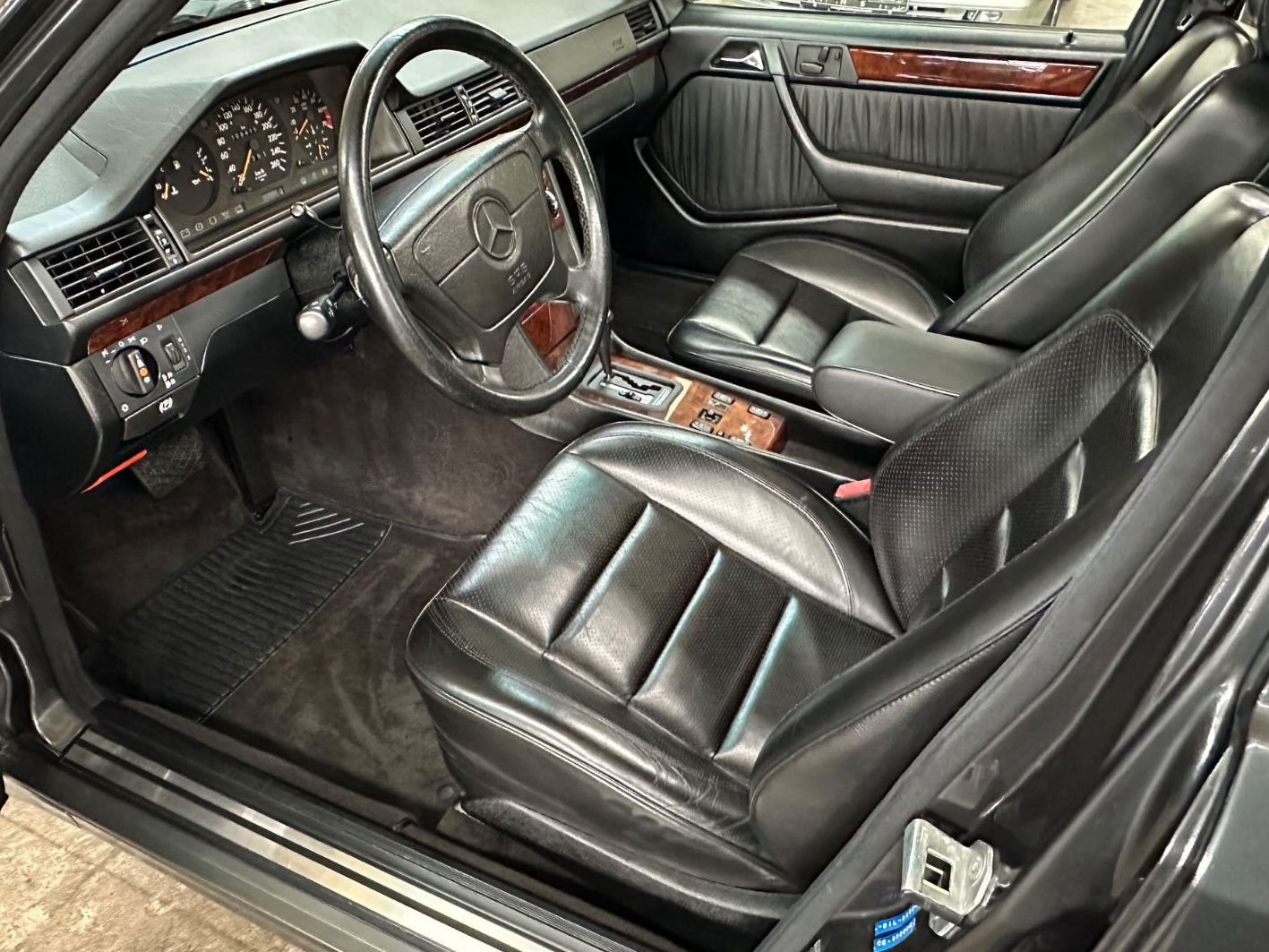 Fahrzeugabbildung Mercedes-Benz 500E W124 Original km Erstlack Technik top