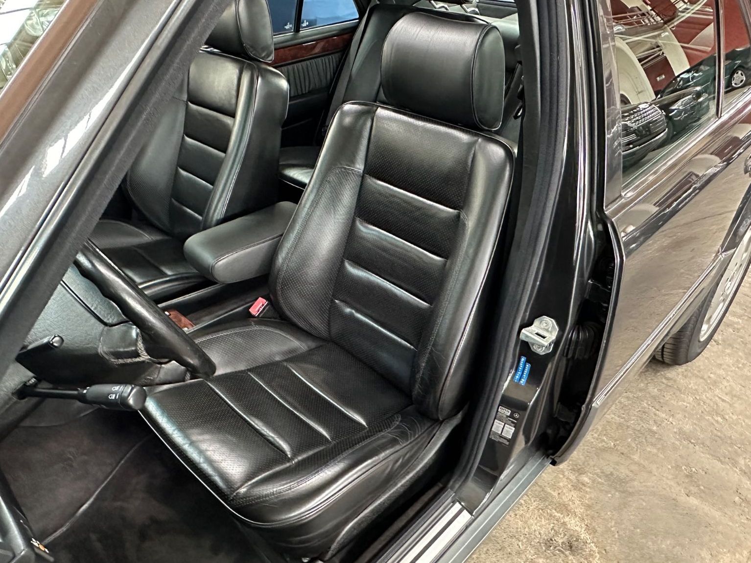 Fahrzeugabbildung Mercedes-Benz 500E W124 Original km Erstlack Technik top