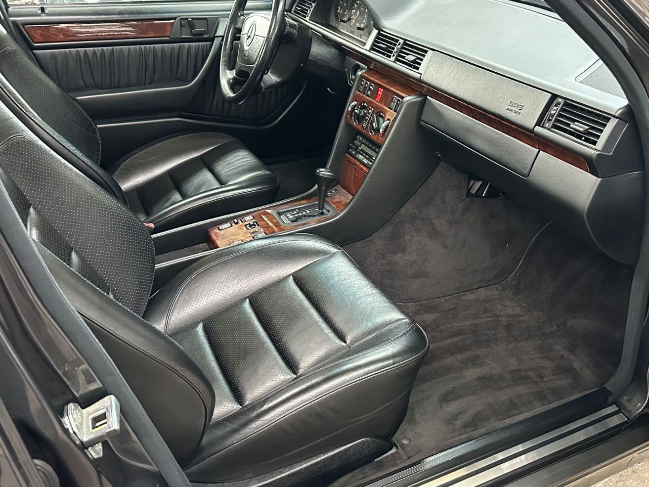 Fahrzeugabbildung Mercedes-Benz 500E W124 Original km Erstlack Technik top