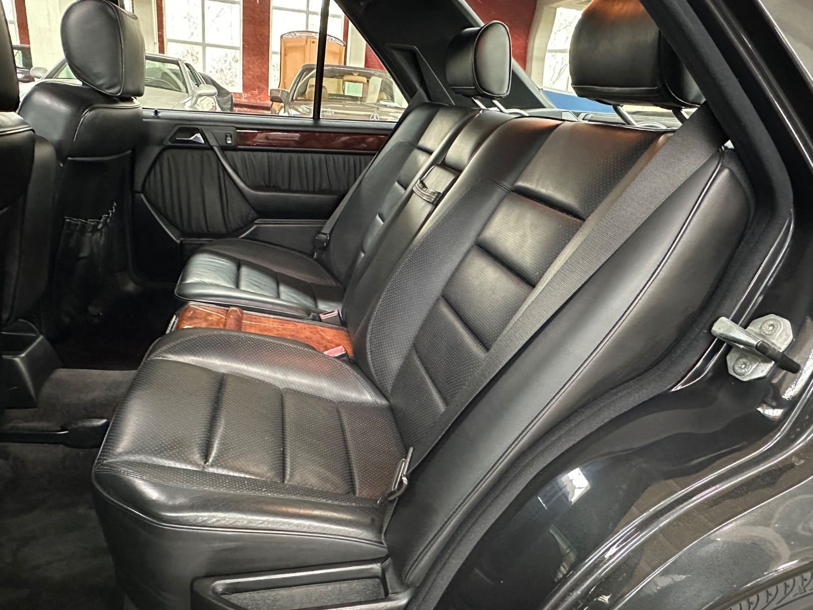 Fahrzeugabbildung Mercedes-Benz 500E W124 Original km Erstlack Technik top