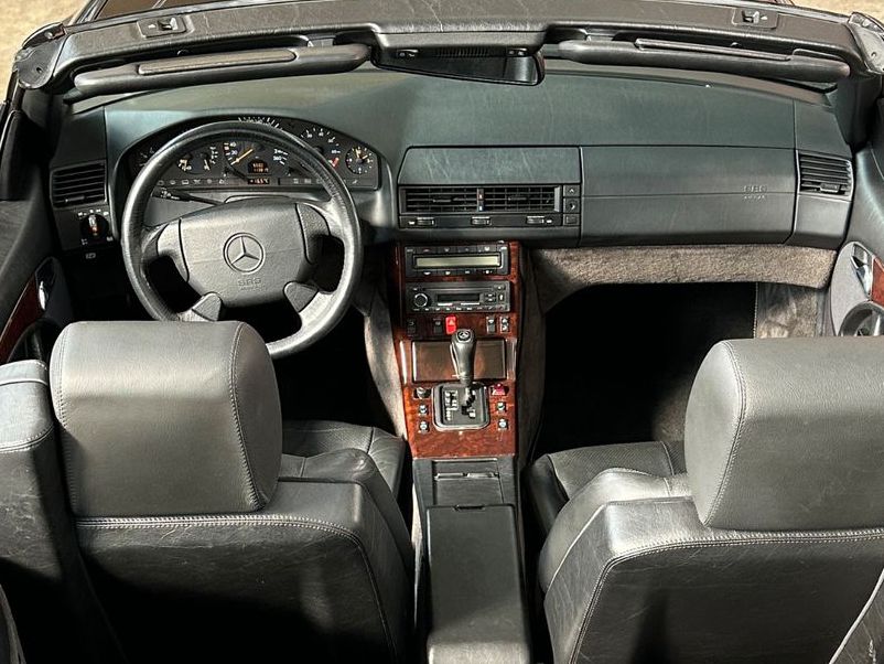 Fahrzeugabbildung Mercedes-Benz SL280 DEUTSCH 1. Lack PANORAMA GLASDACH MBScheck
