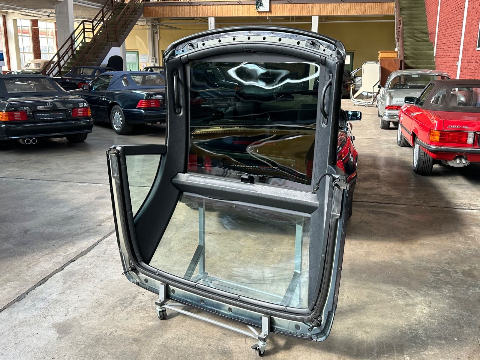 Fahrzeugabbildung Mercedes-Benz SL280 DEUTSCH 1. Lack PANORAMA GLASDACH MBScheck