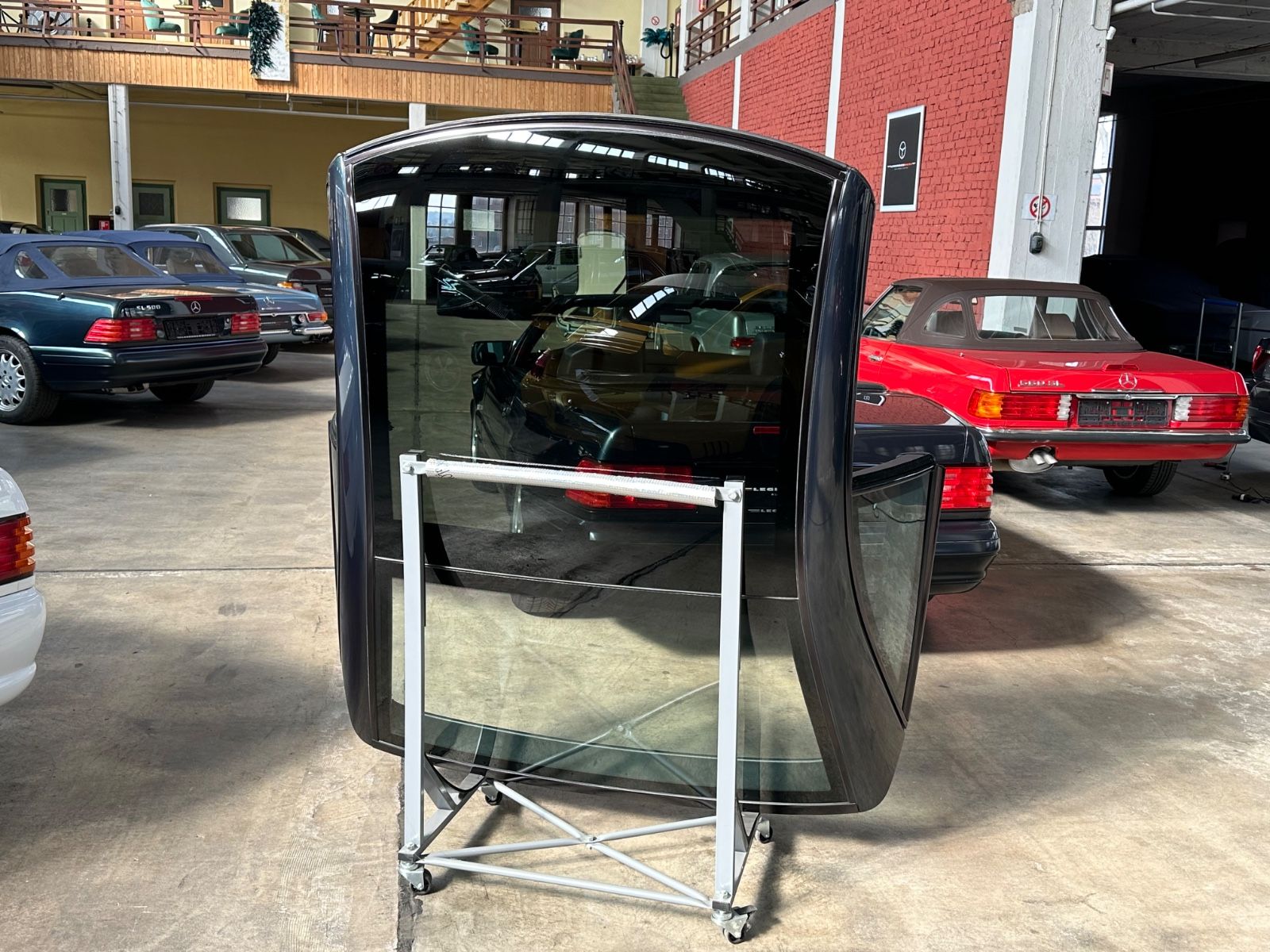 Fahrzeugabbildung Mercedes-Benz SL280 DEUTSCH 1. Lack PANORAMA GLASDACH MBScheck