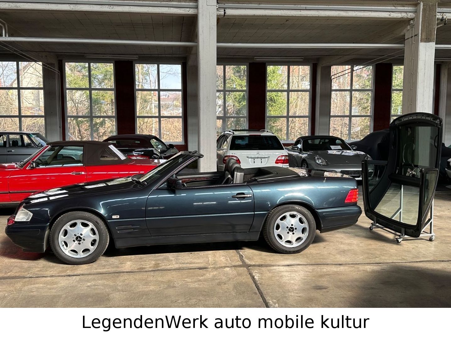 Fahrzeugabbildung Mercedes-Benz SL280 DEUTSCH 1. Lack PANORAMA GLASDACH MBScheck