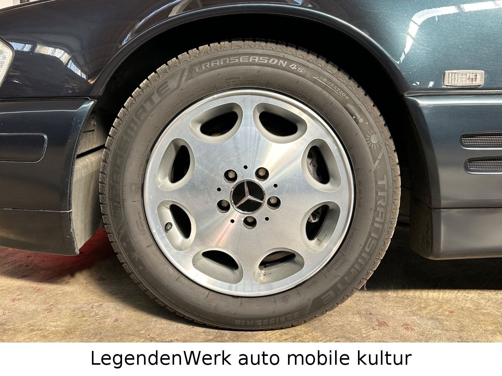 Fahrzeugabbildung Mercedes-Benz SL280 DEUTSCH 1. Lack PANORAMA GLASDACH MBScheck