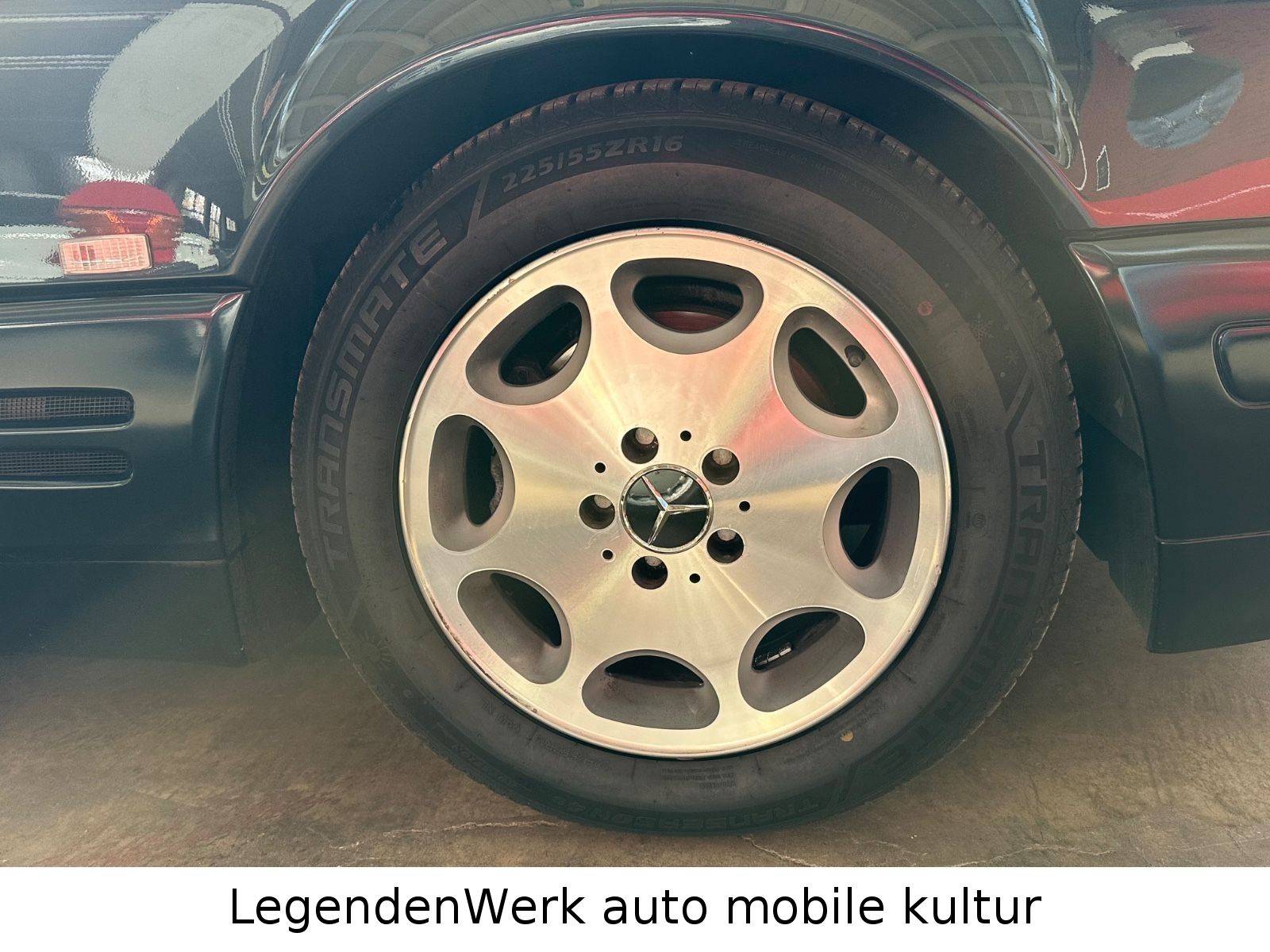 Fahrzeugabbildung Mercedes-Benz SL280 DEUTSCH 1. Lack PANORAMA GLASDACH MBScheck