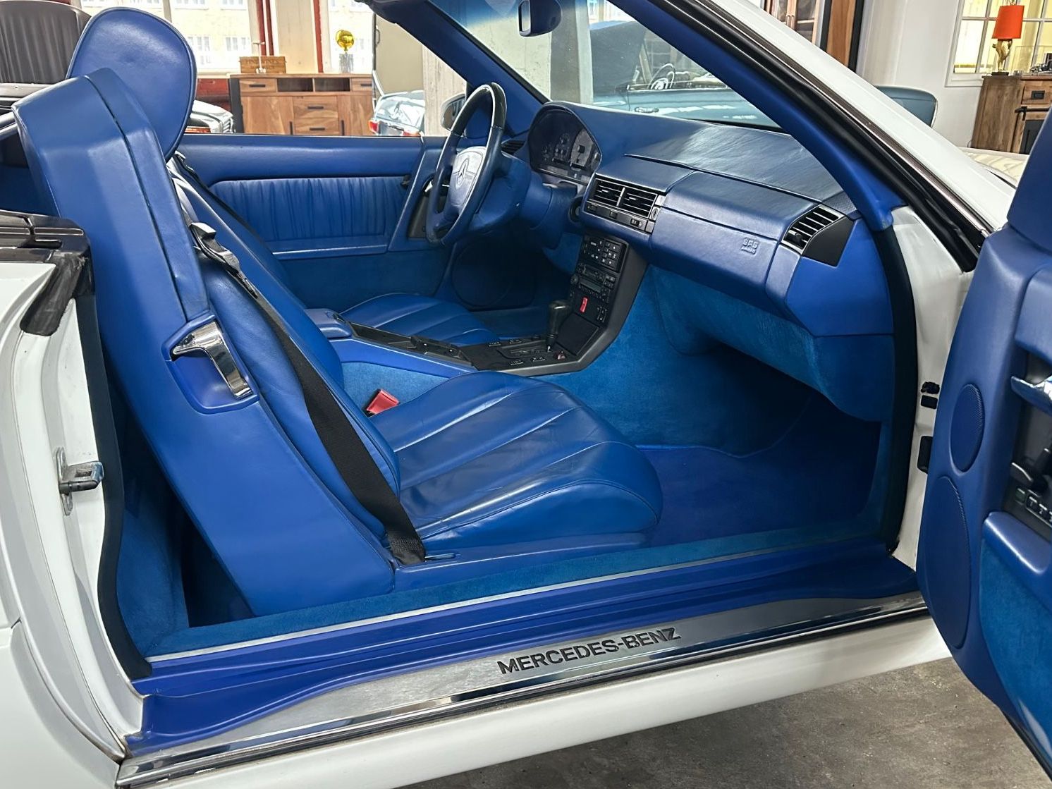 Fahrzeugabbildung Mercedes-Benz SL 500 FAB DESIGN UNIKAT SHOW CAR GENF 1995 H-ZL