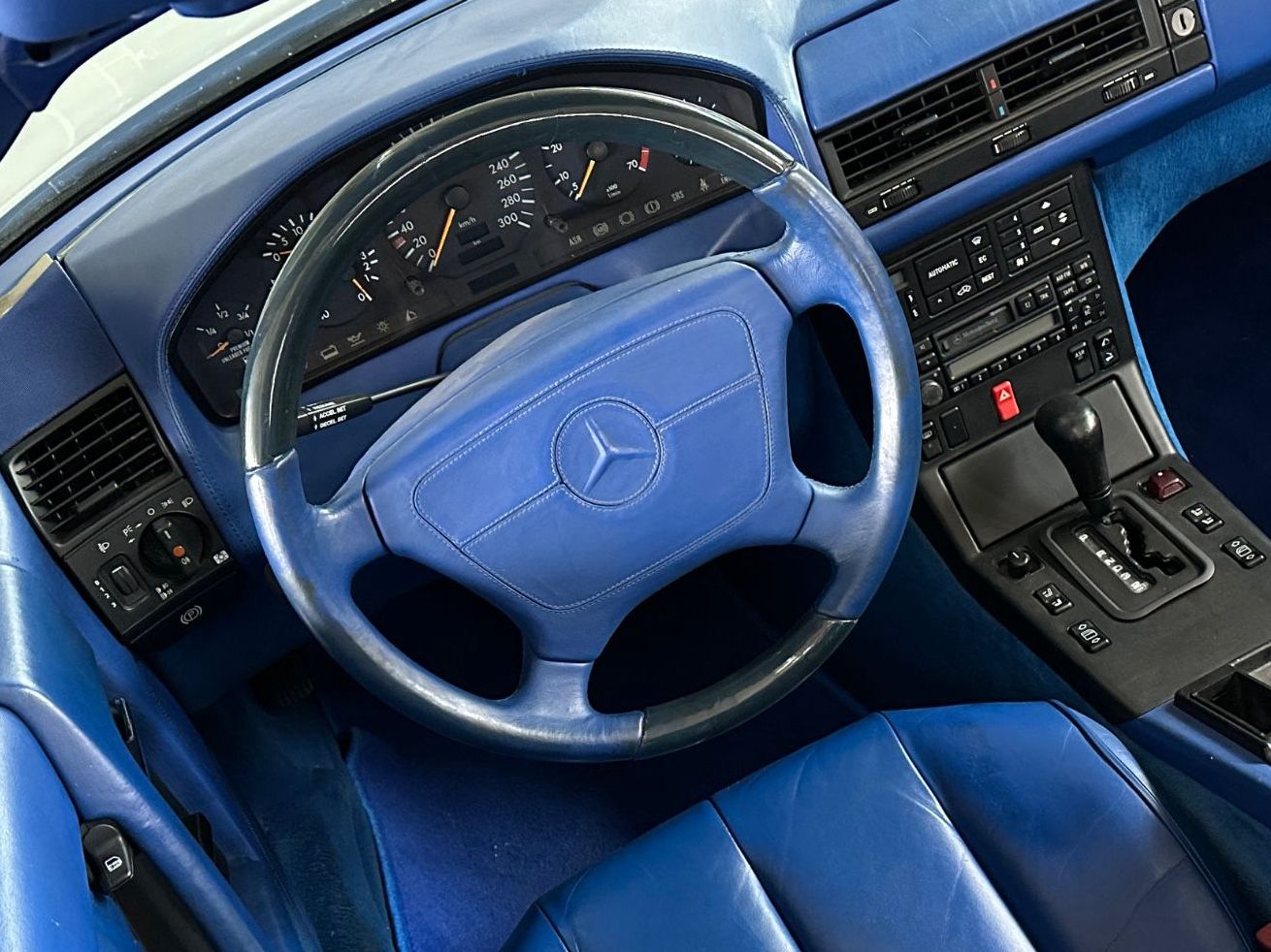 Fahrzeugabbildung Mercedes-Benz SL 500 FAB DESIGN UNIKAT SHOW CAR GENF 1995 H-ZL