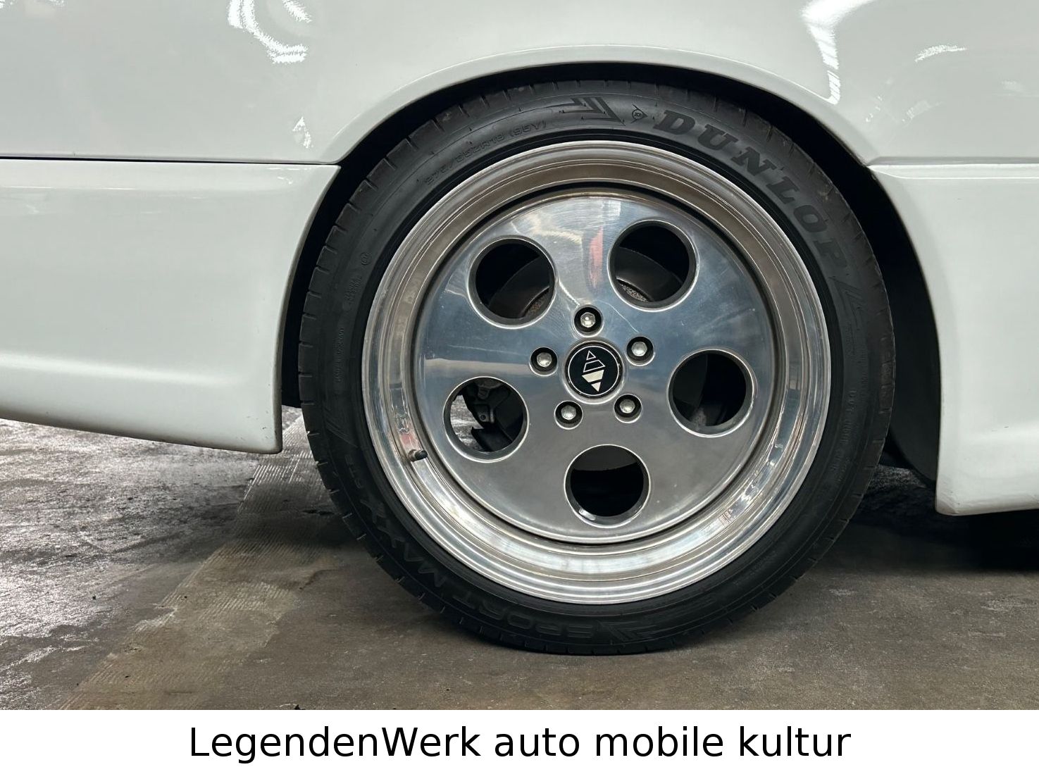 Fahrzeugabbildung Mercedes-Benz SL 500 FAB DESIGN UNIKAT SHOW CAR GENF 1995 H-ZL