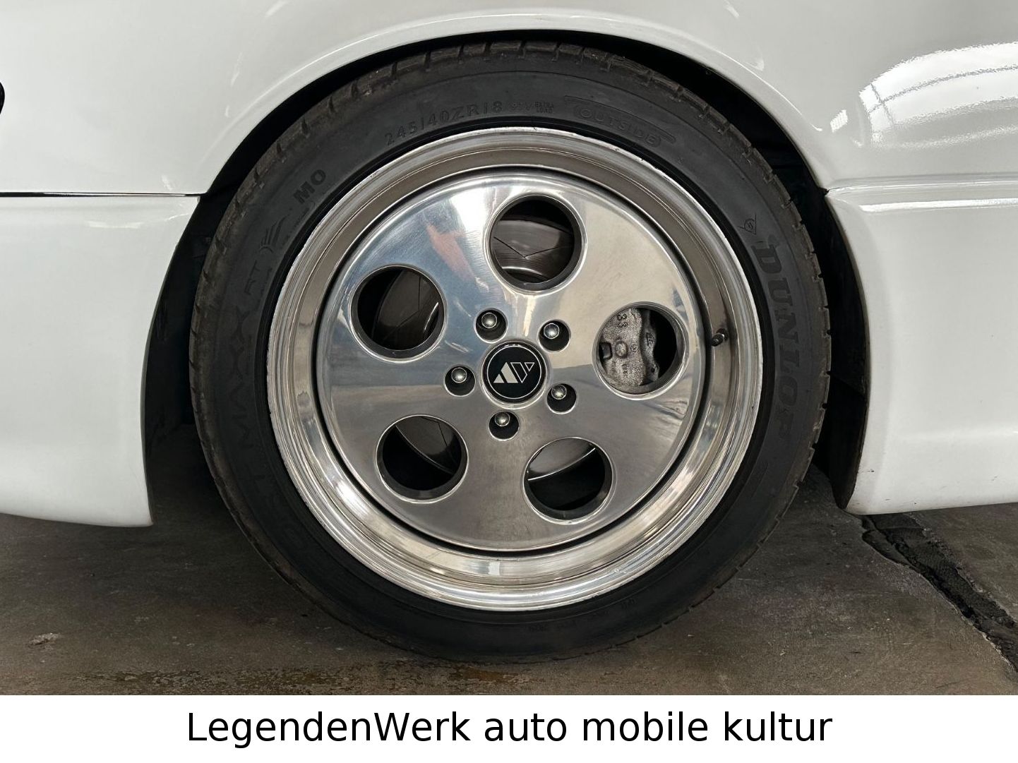 Fahrzeugabbildung Mercedes-Benz SL 500 FAB DESIGN UNIKAT SHOW CAR GENF 1995 H-ZL